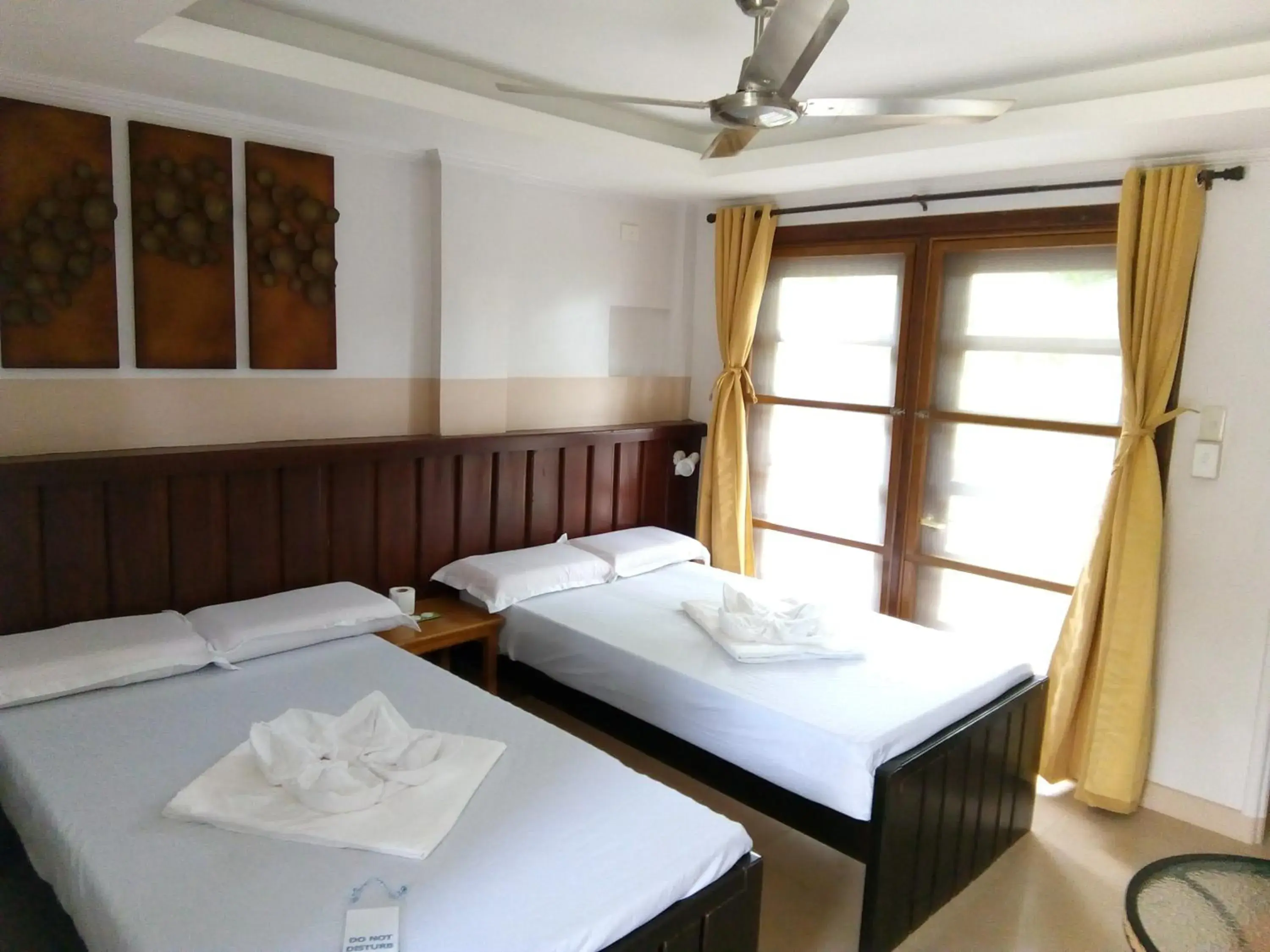 Double or Twin Room with Balcony in Ferellee Beach Front Inn Double or Twin Room with Balcony in Ferellee Beach Front Inn