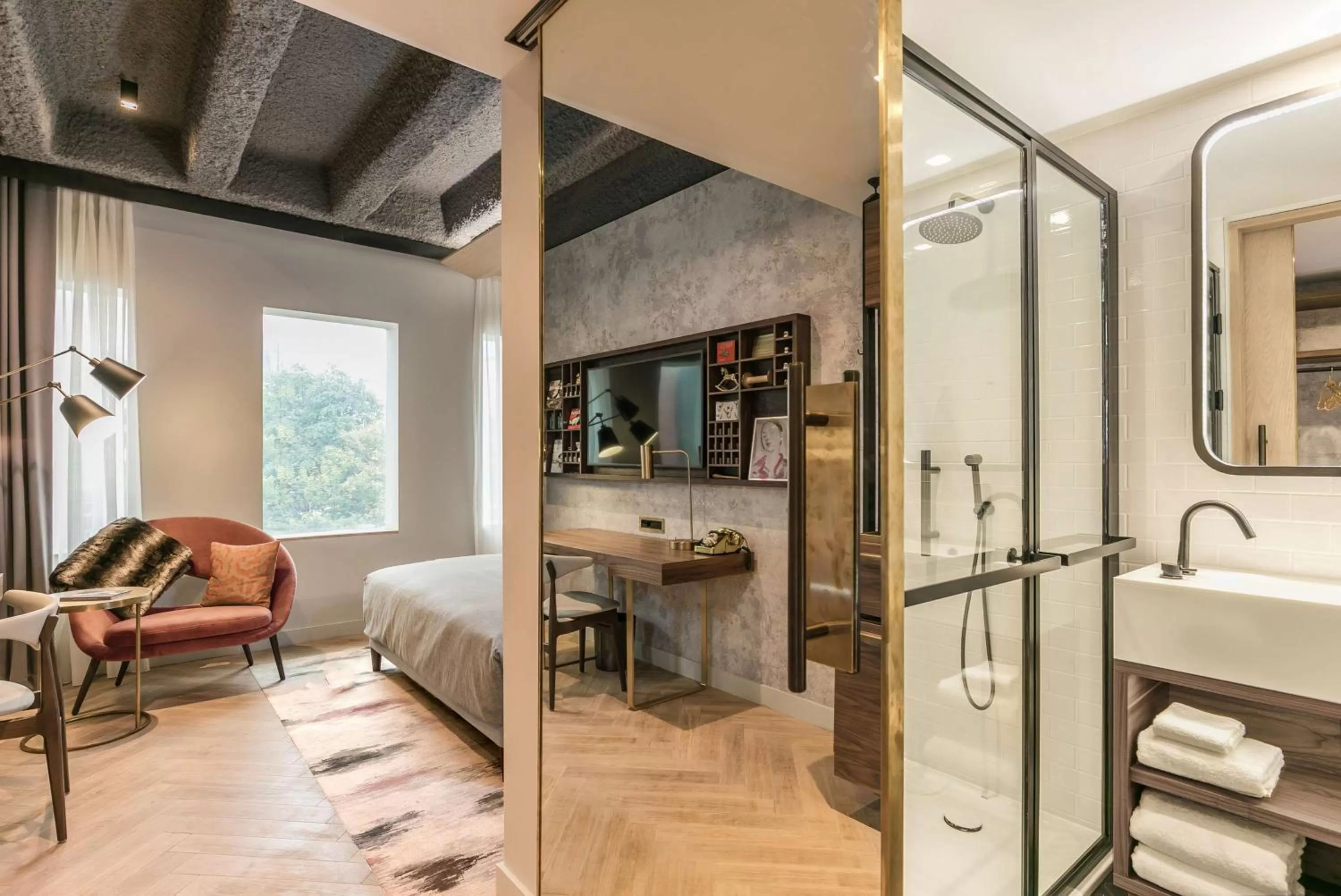 Bathroom, Bed in Canopy by Hilton London City