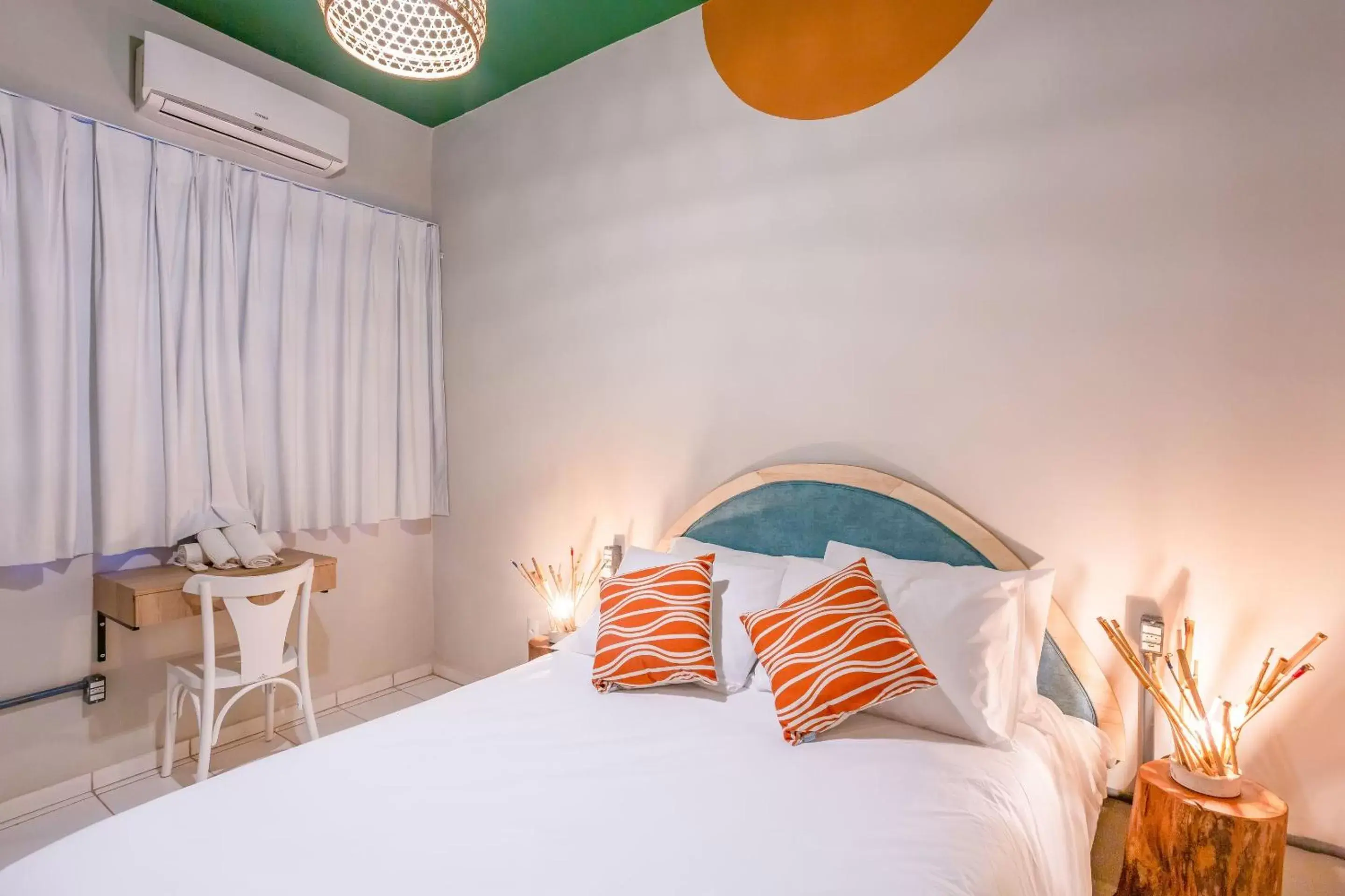 Double Room with Shared Bathroom in The Garden Double Room with Shared Bathroom in The Garden