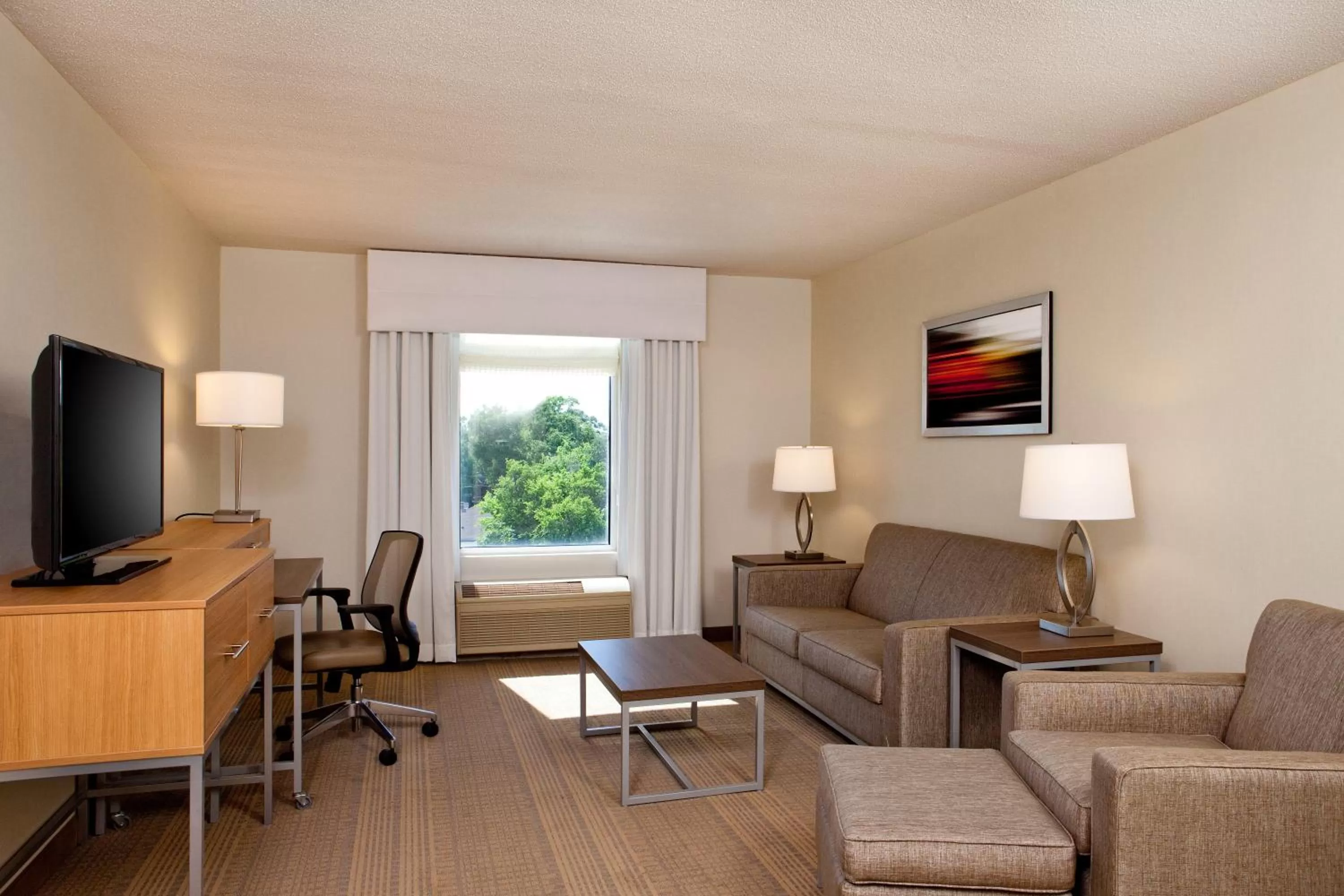 Photo of the whole room in Holiday Inn Little Rock-Presidential-Downtown by IHG