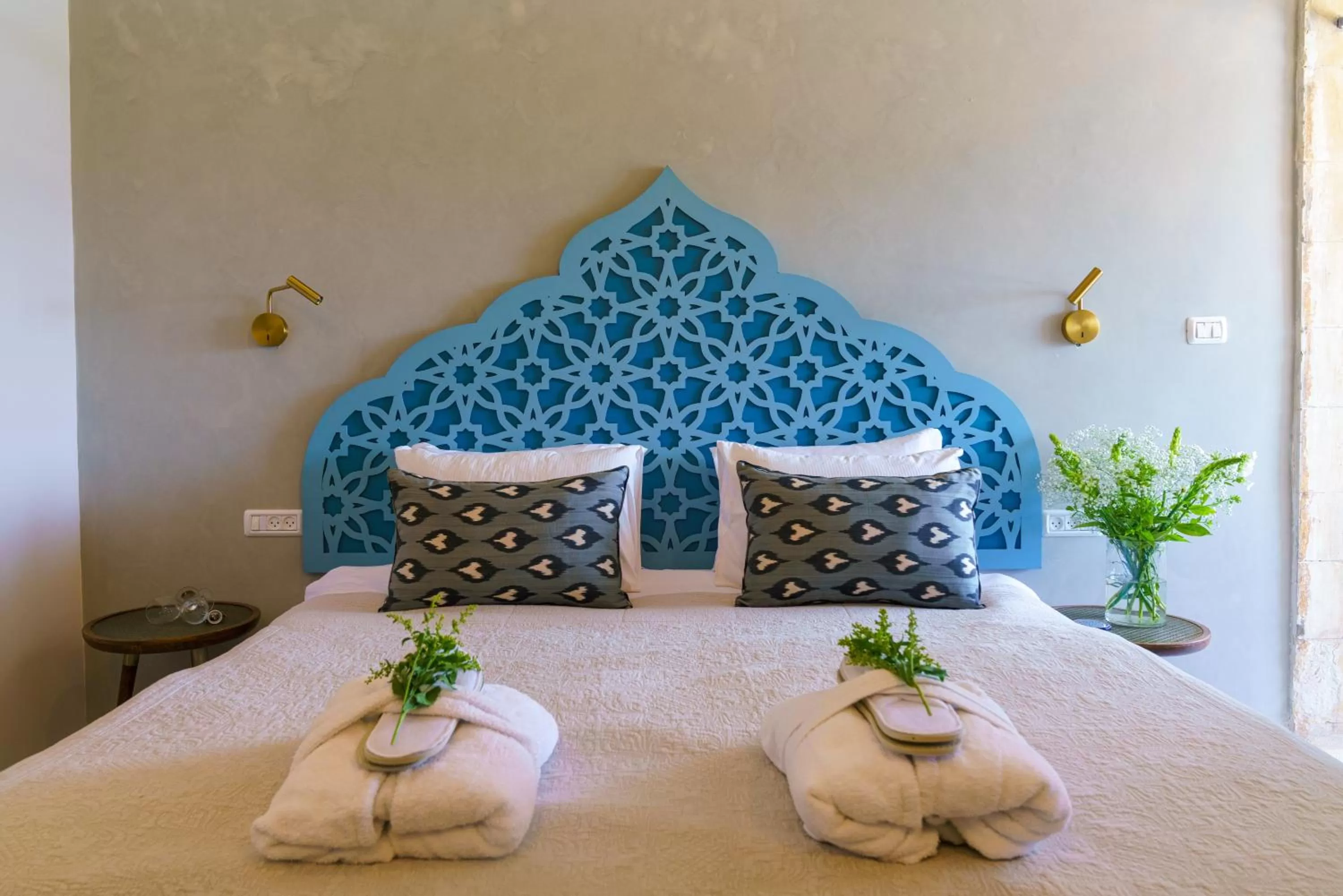 Bed in The Way Inn - Boutique Suites