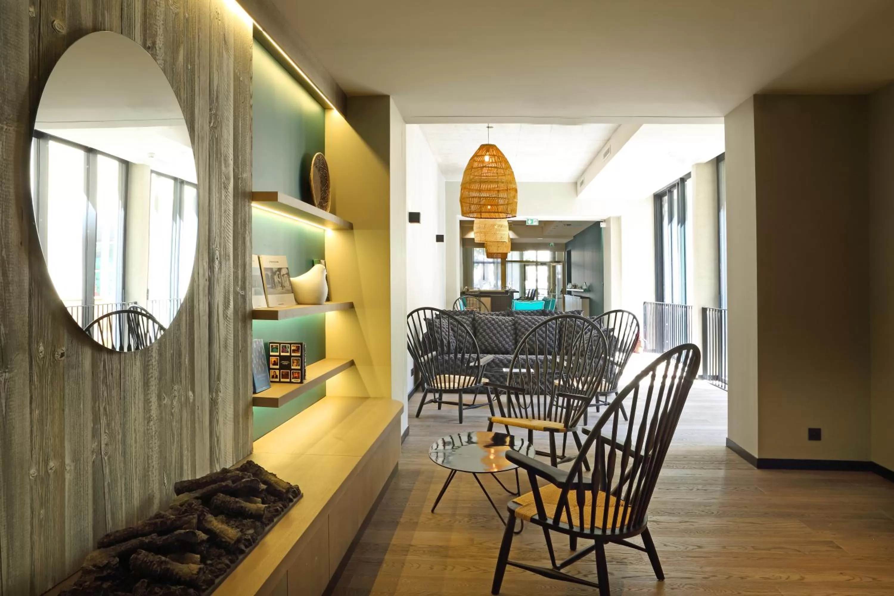 Lounge or bar in Best Western Plus Hôtel La Joliette