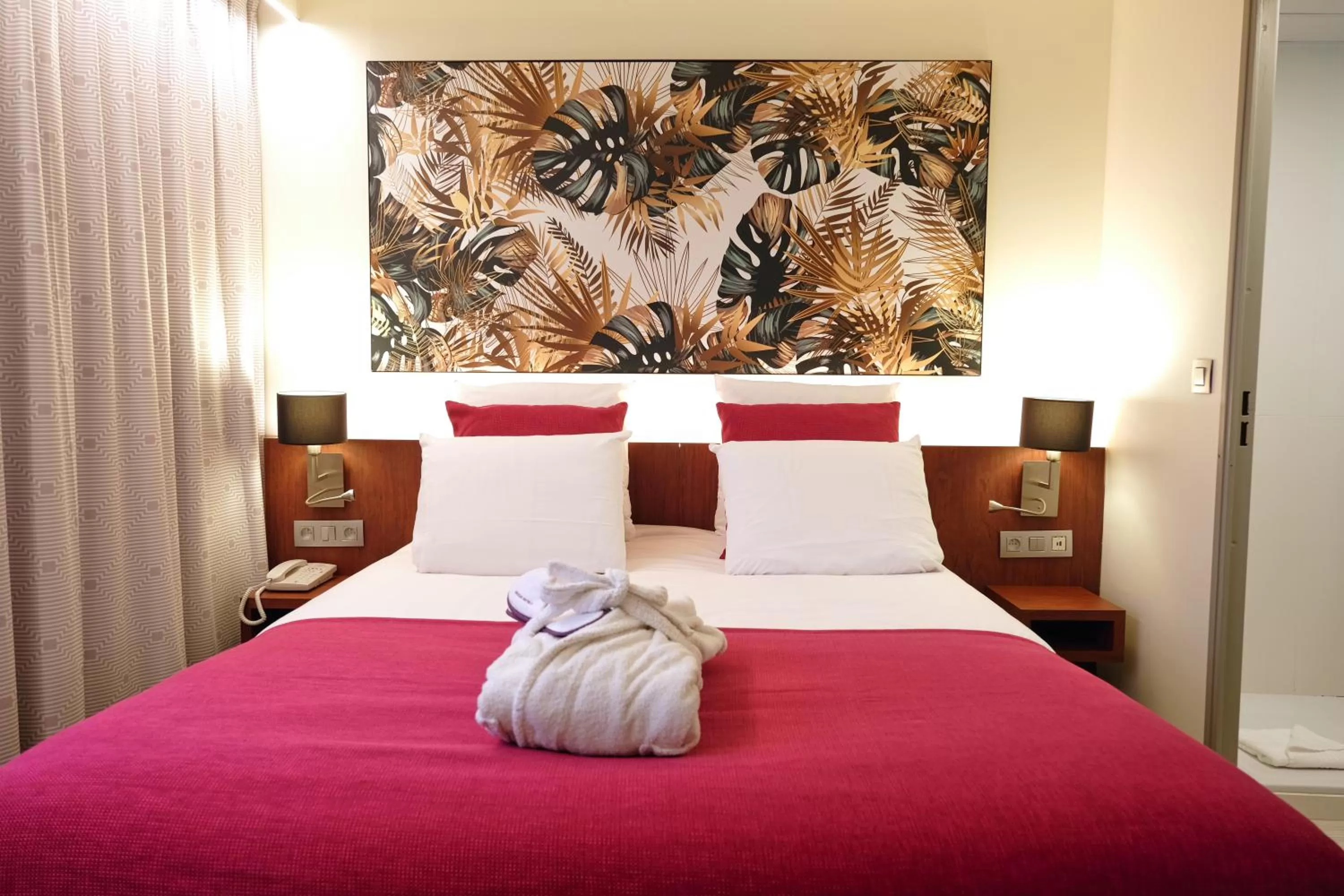 Bedroom, Bed in Mercure Perpignan Centre