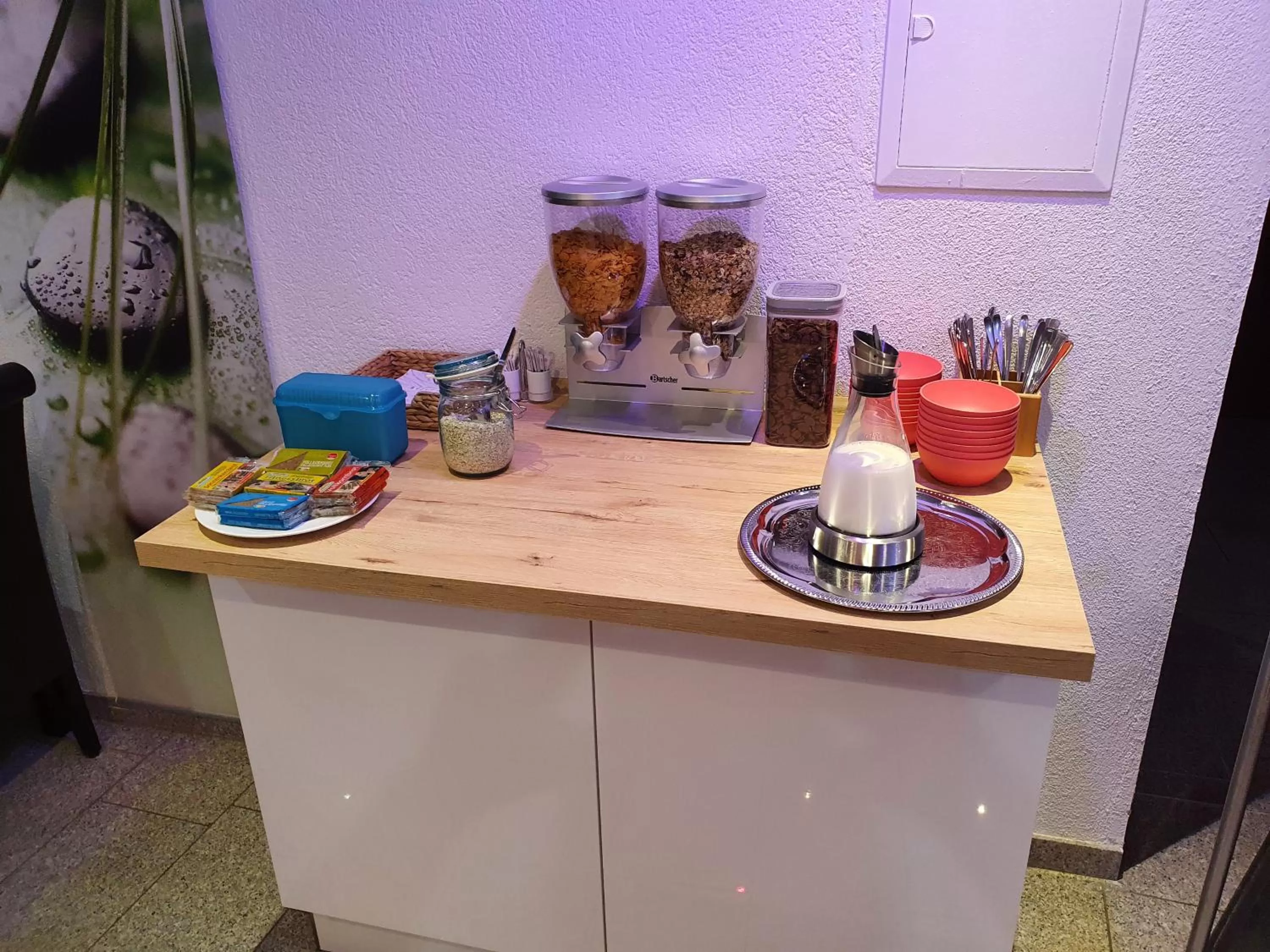 Breakfast in Hotel Exquisite