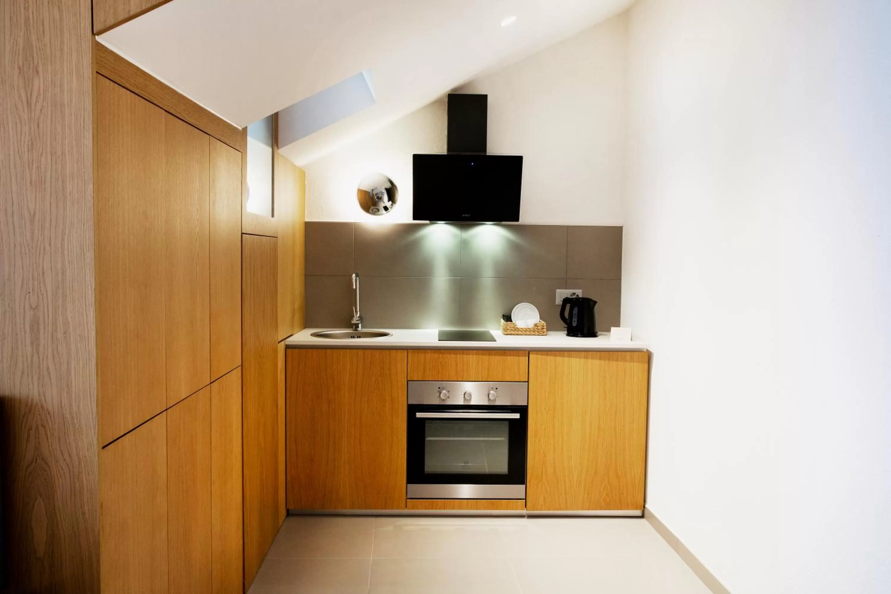 Kitchen or kitchenette, TV/Entertainment Center in Vigata