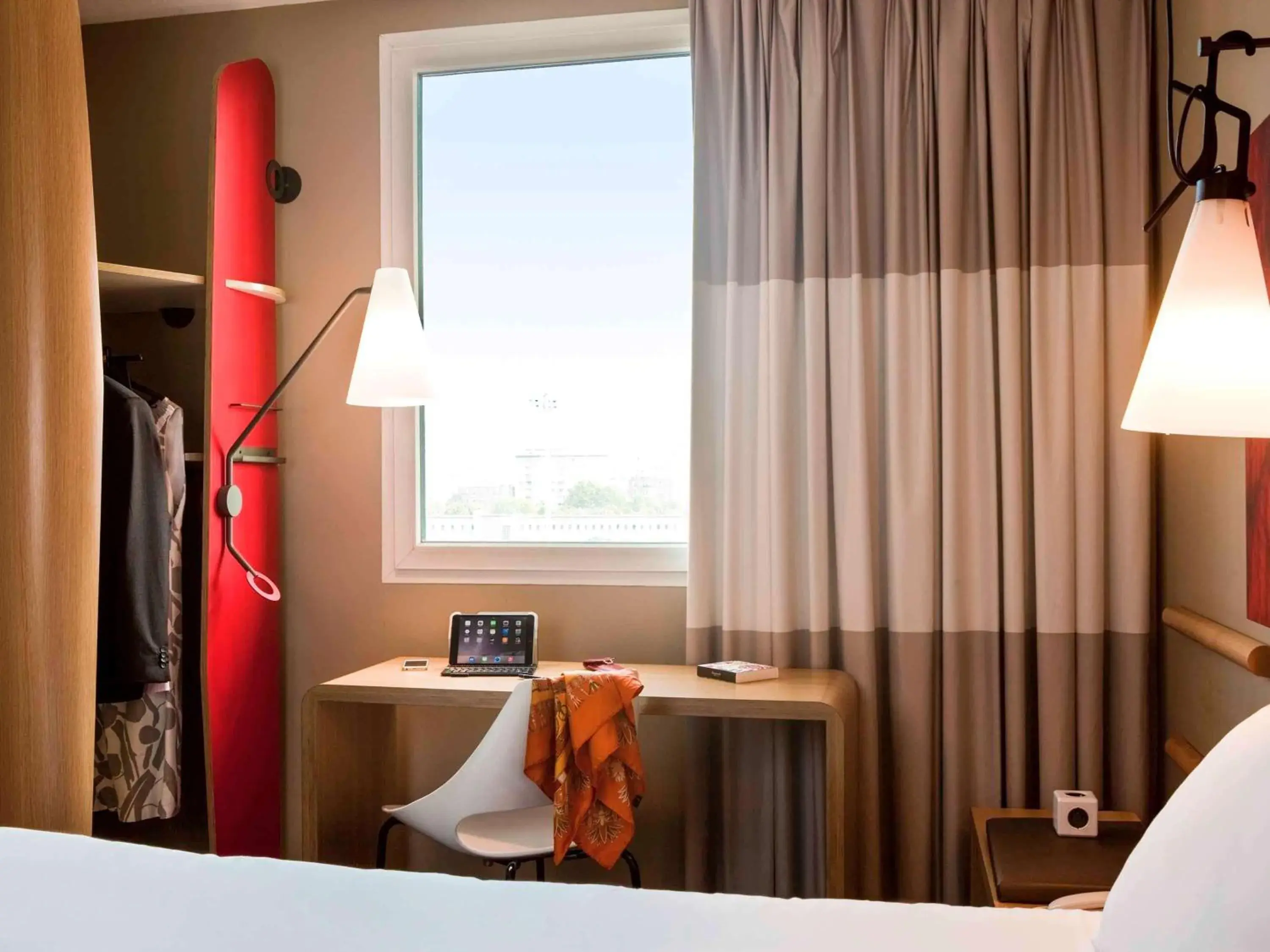 Standard Room with 1 Double Bed in ibis Paris Porte de Clichy Centre Standard Room with 1 Double Bed in ibis Paris Porte de Clichy Centre