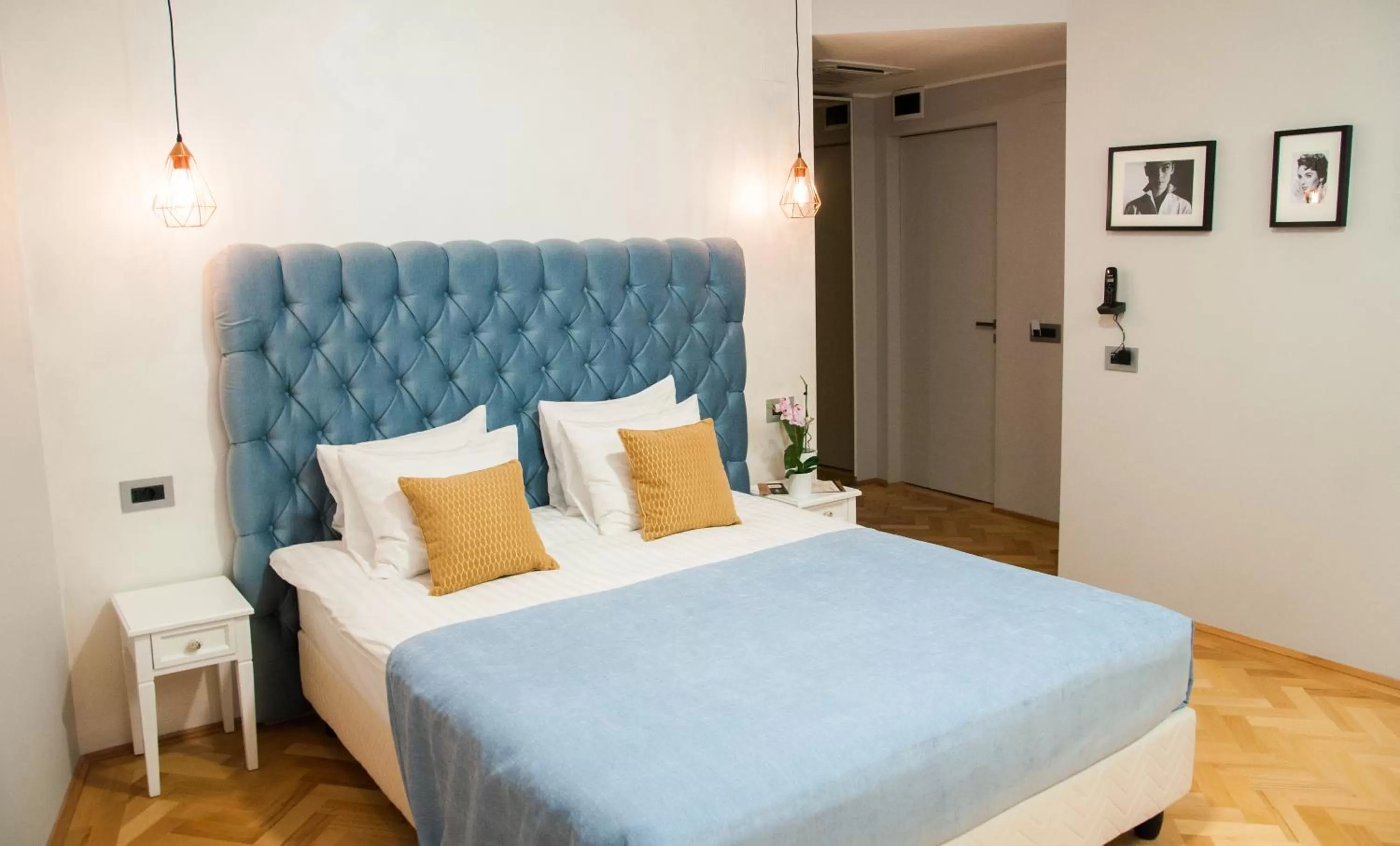 Photo of the whole room, Bed in Venis Boutique Hotel