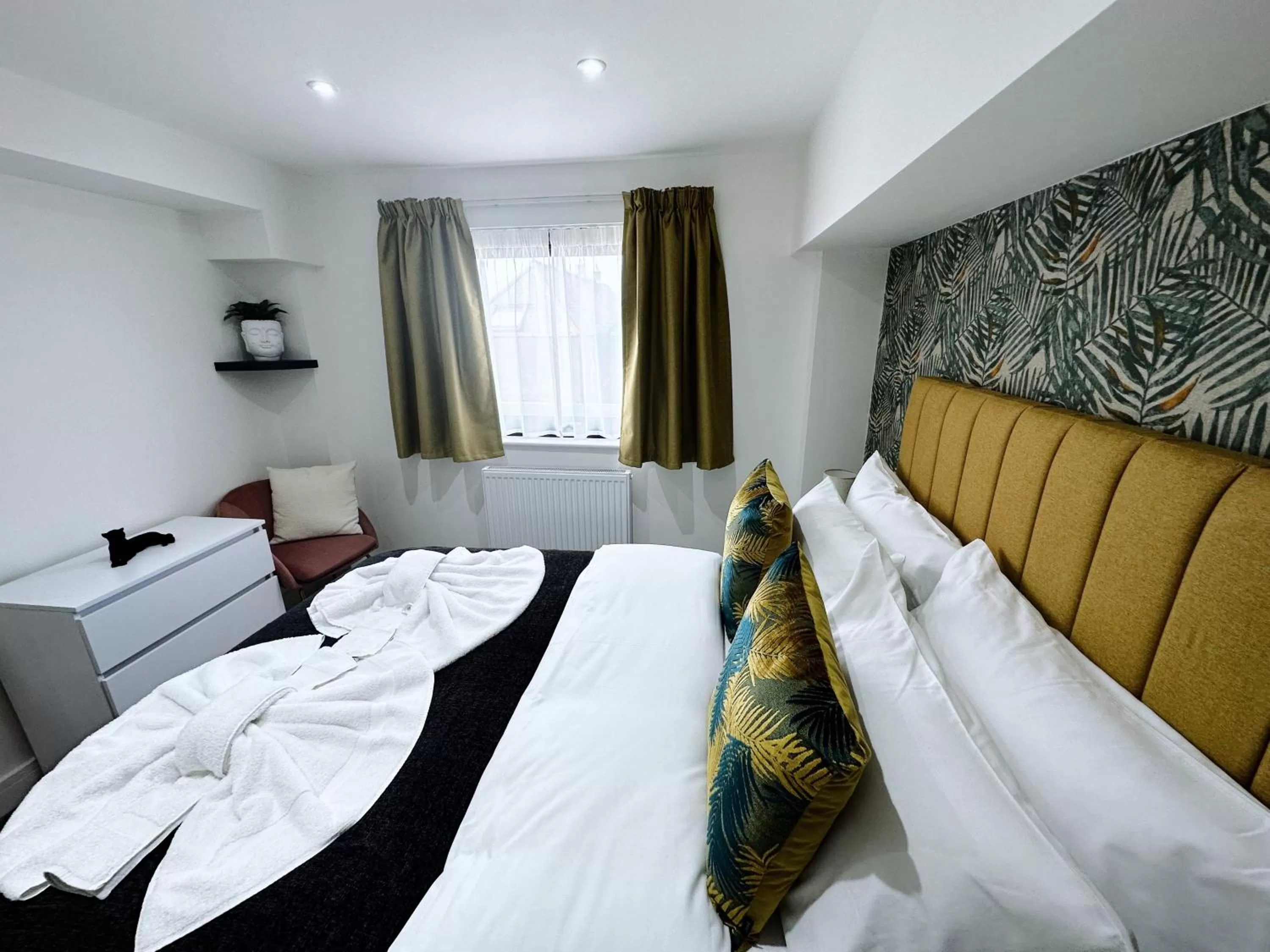 Bed in The Atlantis - Tower Apartments