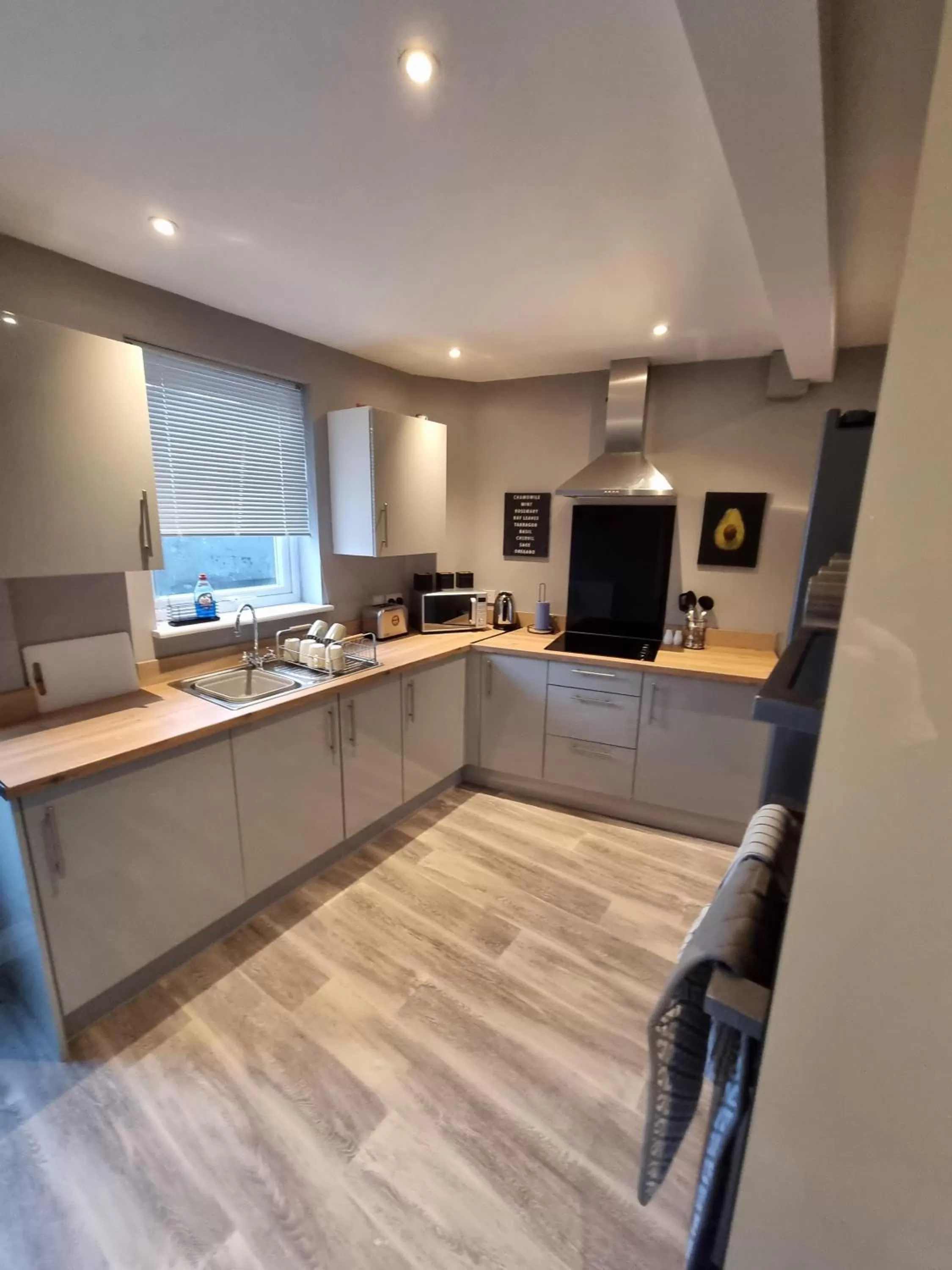 Kitchen or kitchenette in 264 The Hungerford