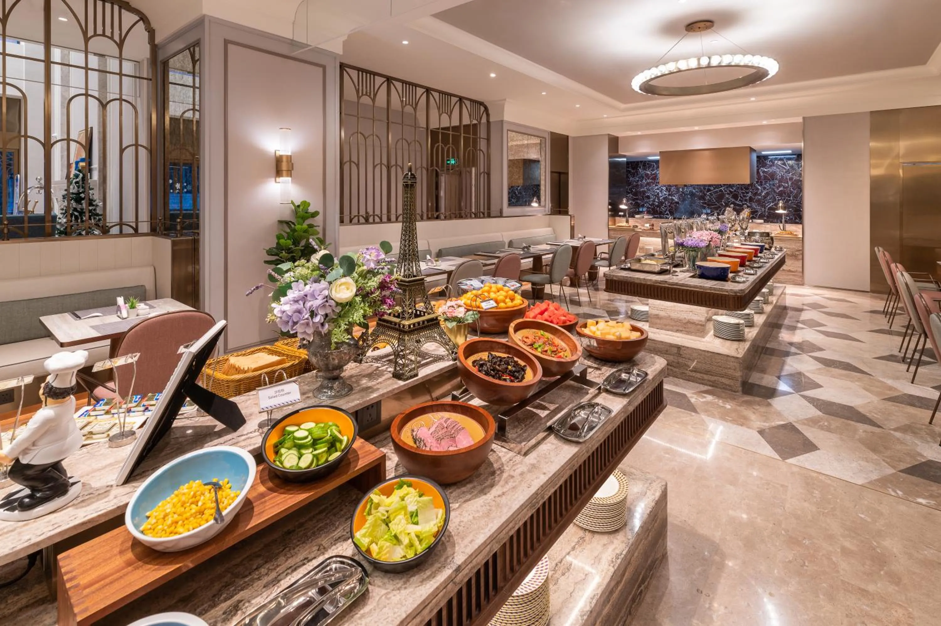 Restaurant/places to eat in Mercure Hangzhou Xixi Wetland