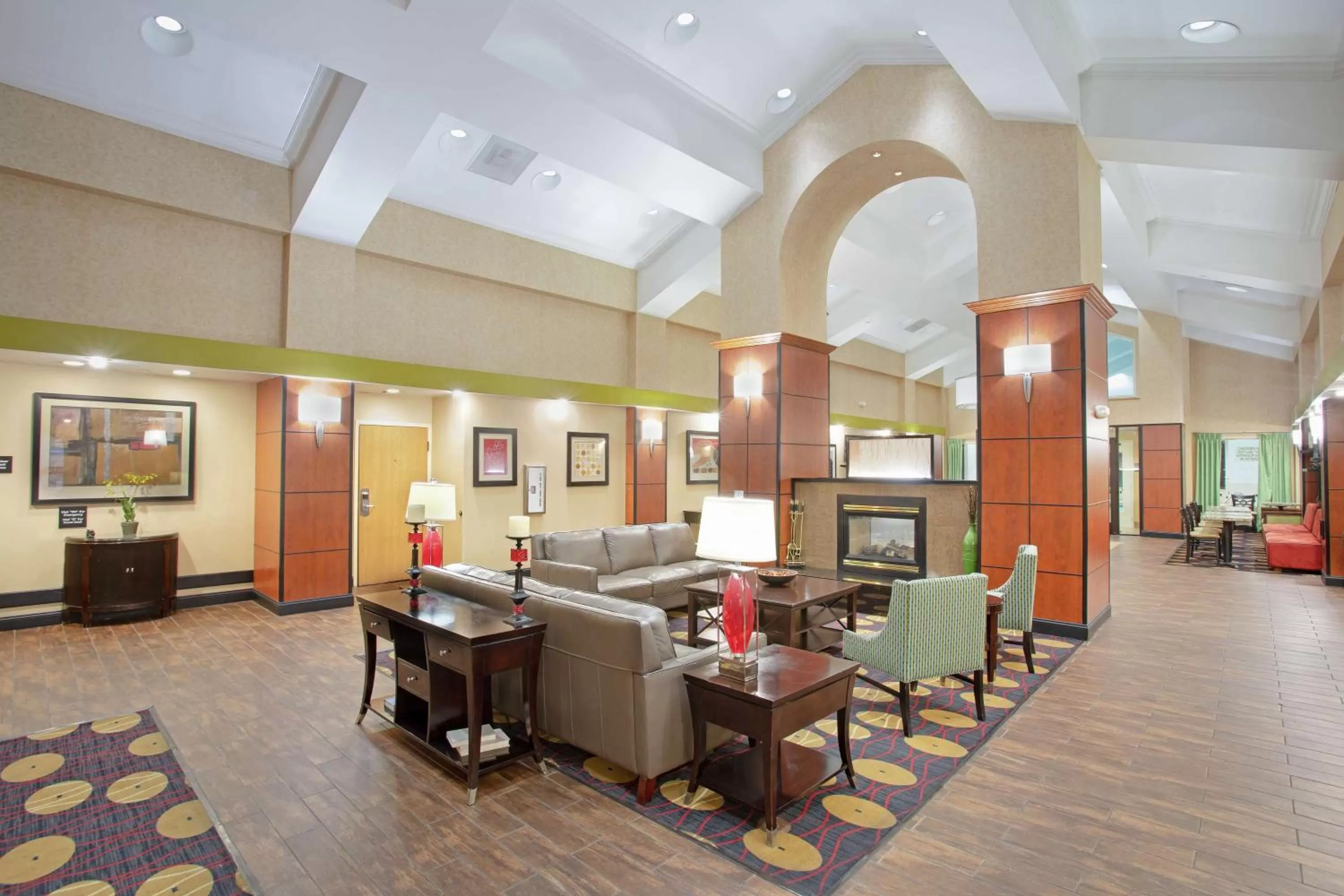 Lobby or reception in Hampton Inn & Suites Kansas City-Merriam