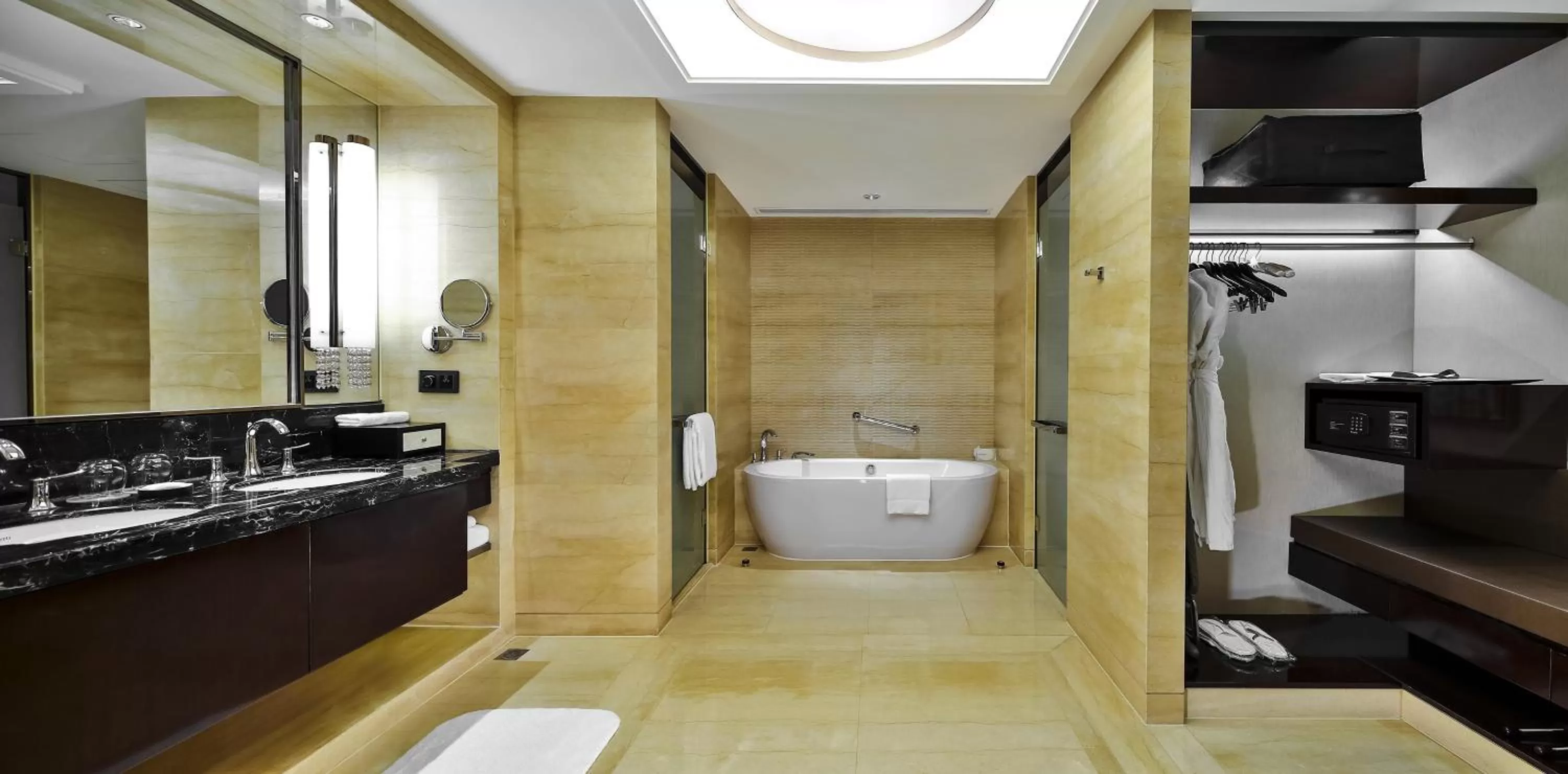 Photo of the whole room in Crowne Plaza Chengdu Panda Garden by IHG