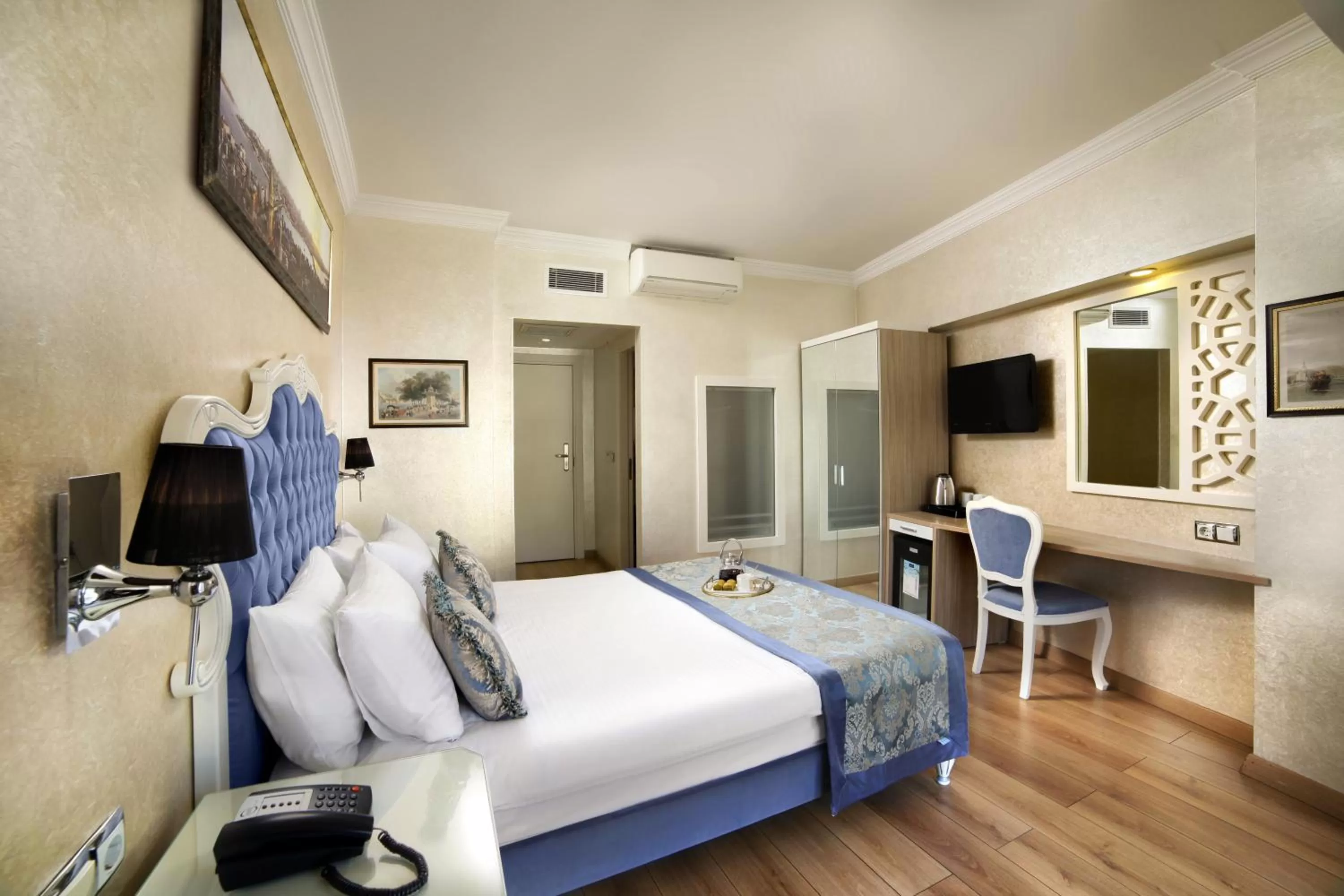 TV and multimedia, Bed in Ayasultan Hotel