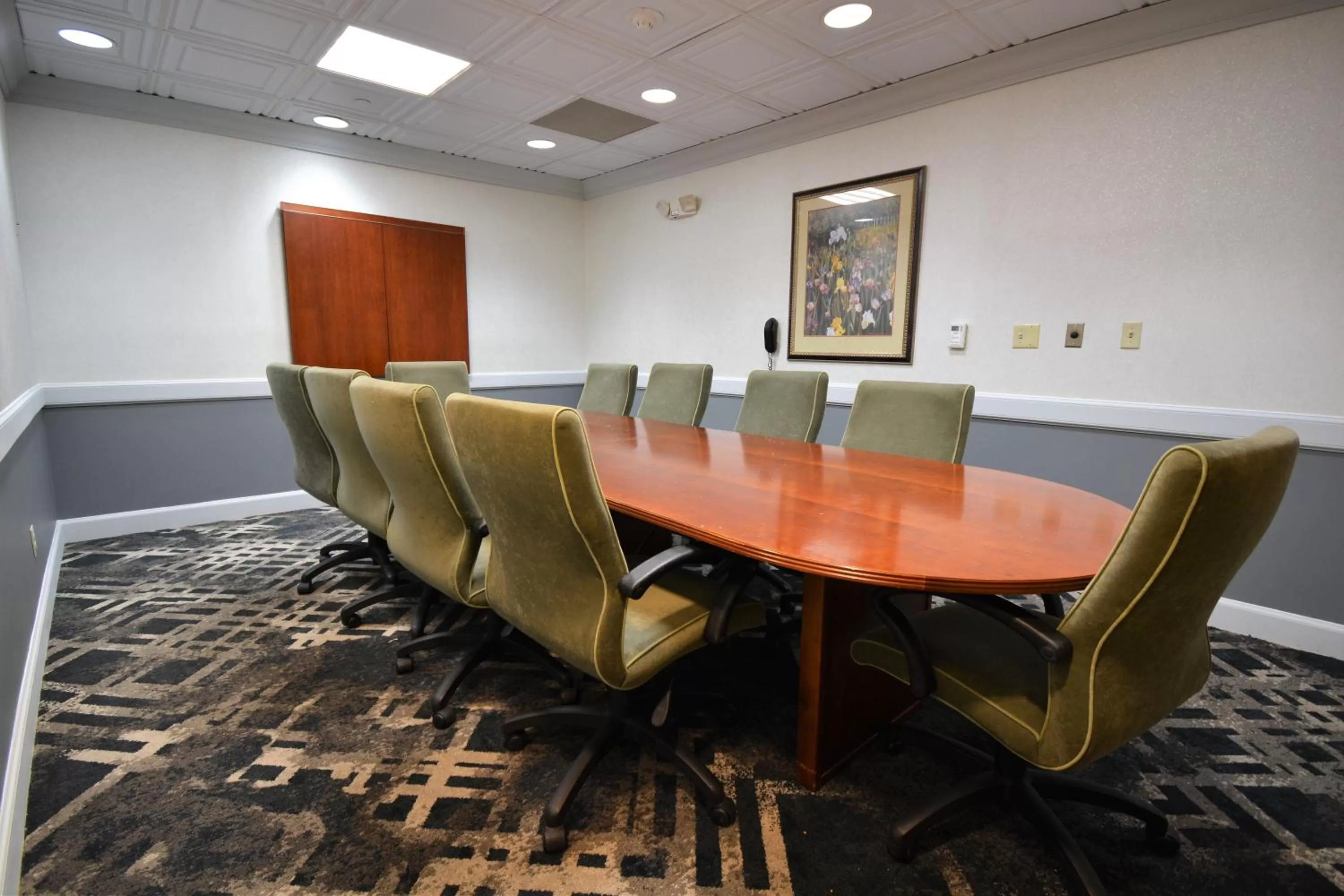 Meeting/conference room in Holiday Inn Hazlet by IHG
