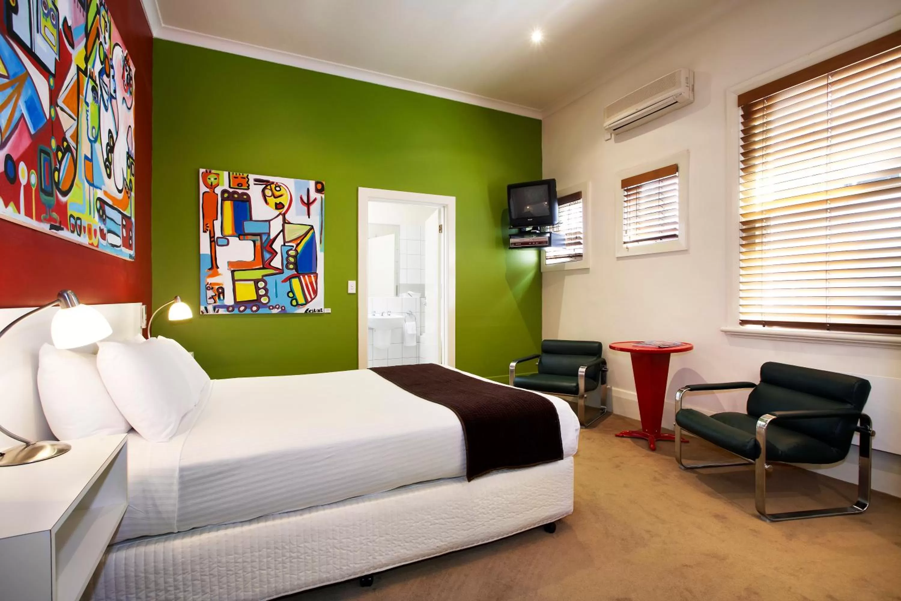 Bed in Tolarno Hotel