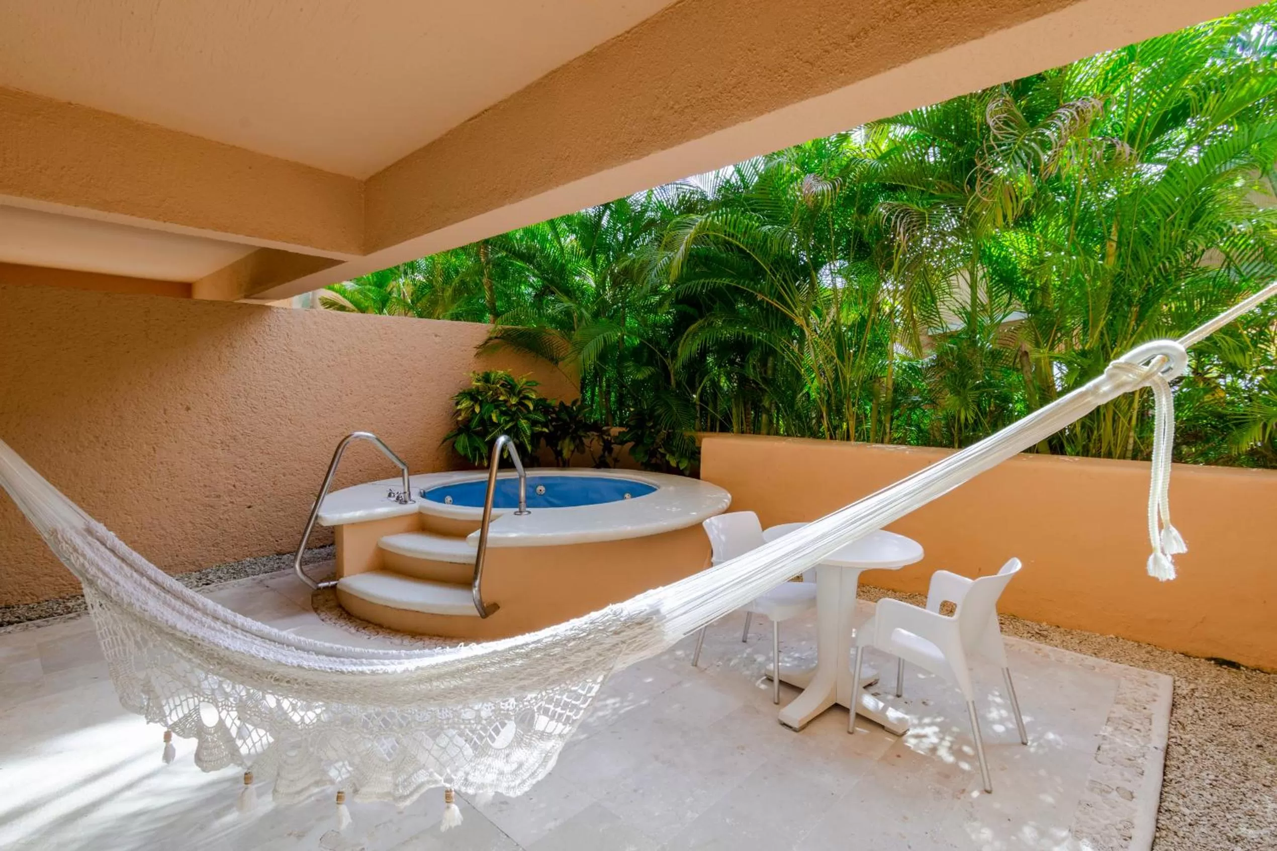 Patio in Puerto Aventuras Hotel & Beach Club