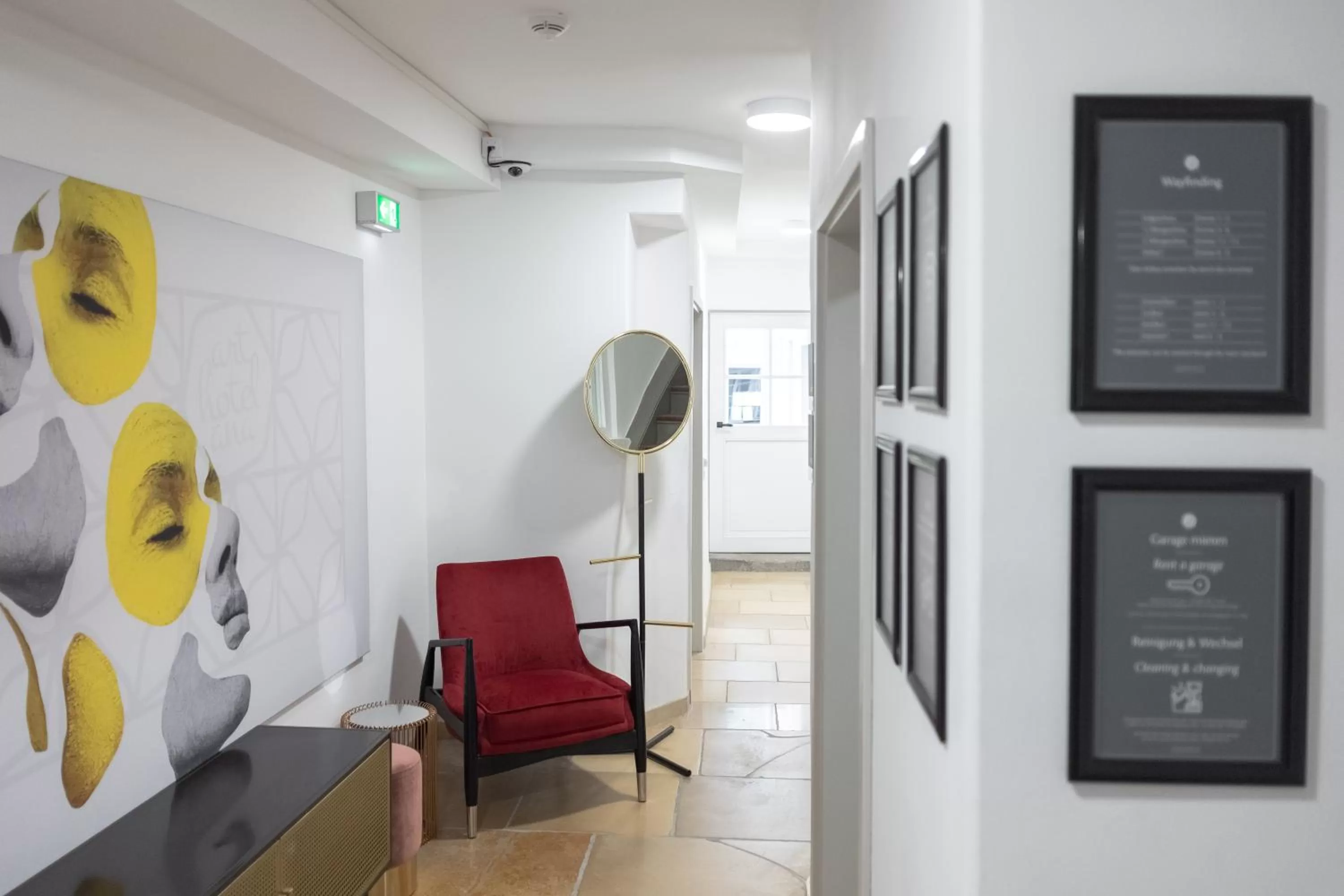 Lobby or reception in ANA Living Augsburg City Center by Arthotel ANA - Self-Service-Hotel
