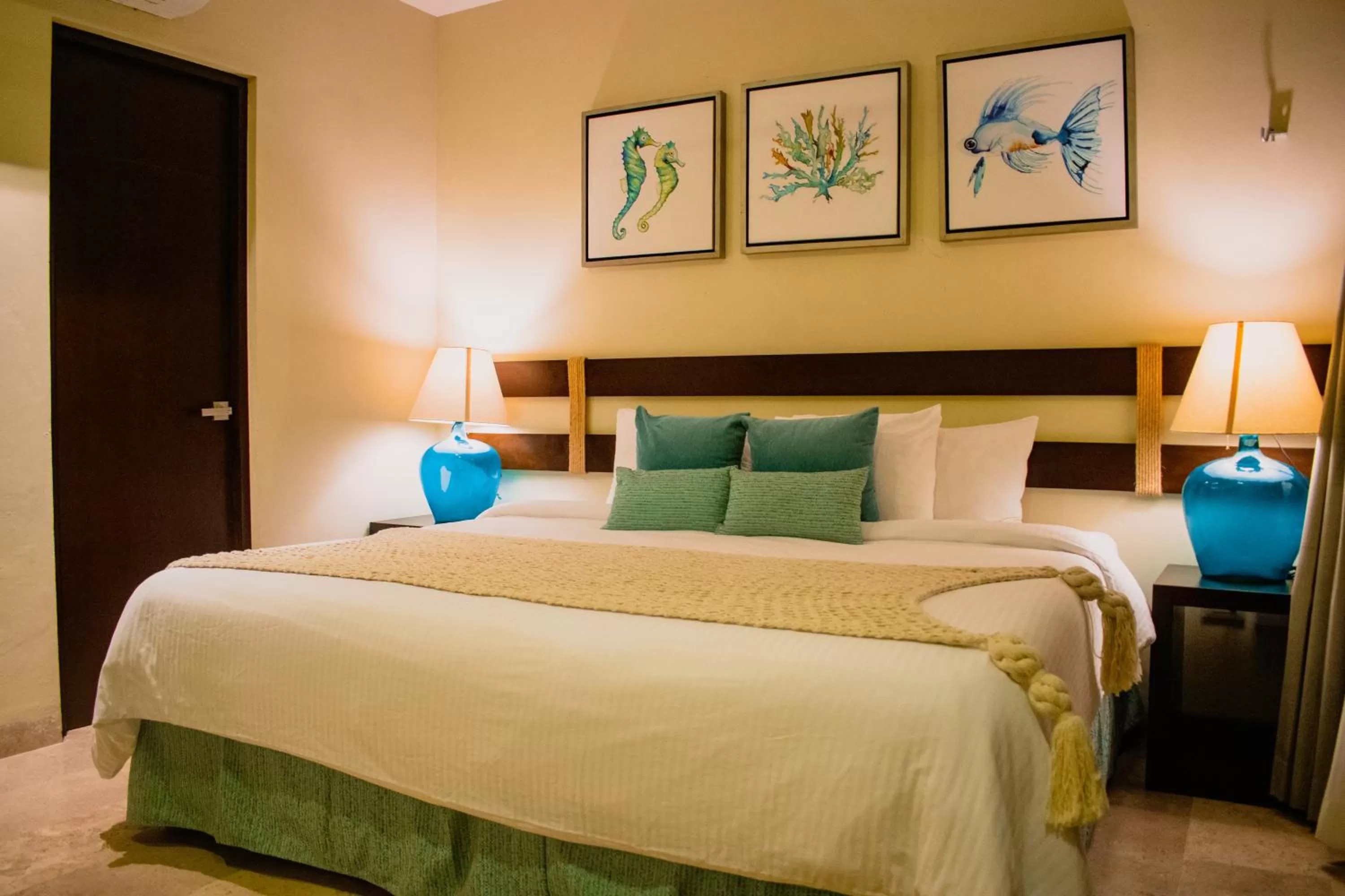 Photo of the whole room, Bed in Villas Grand Marina Kinuh