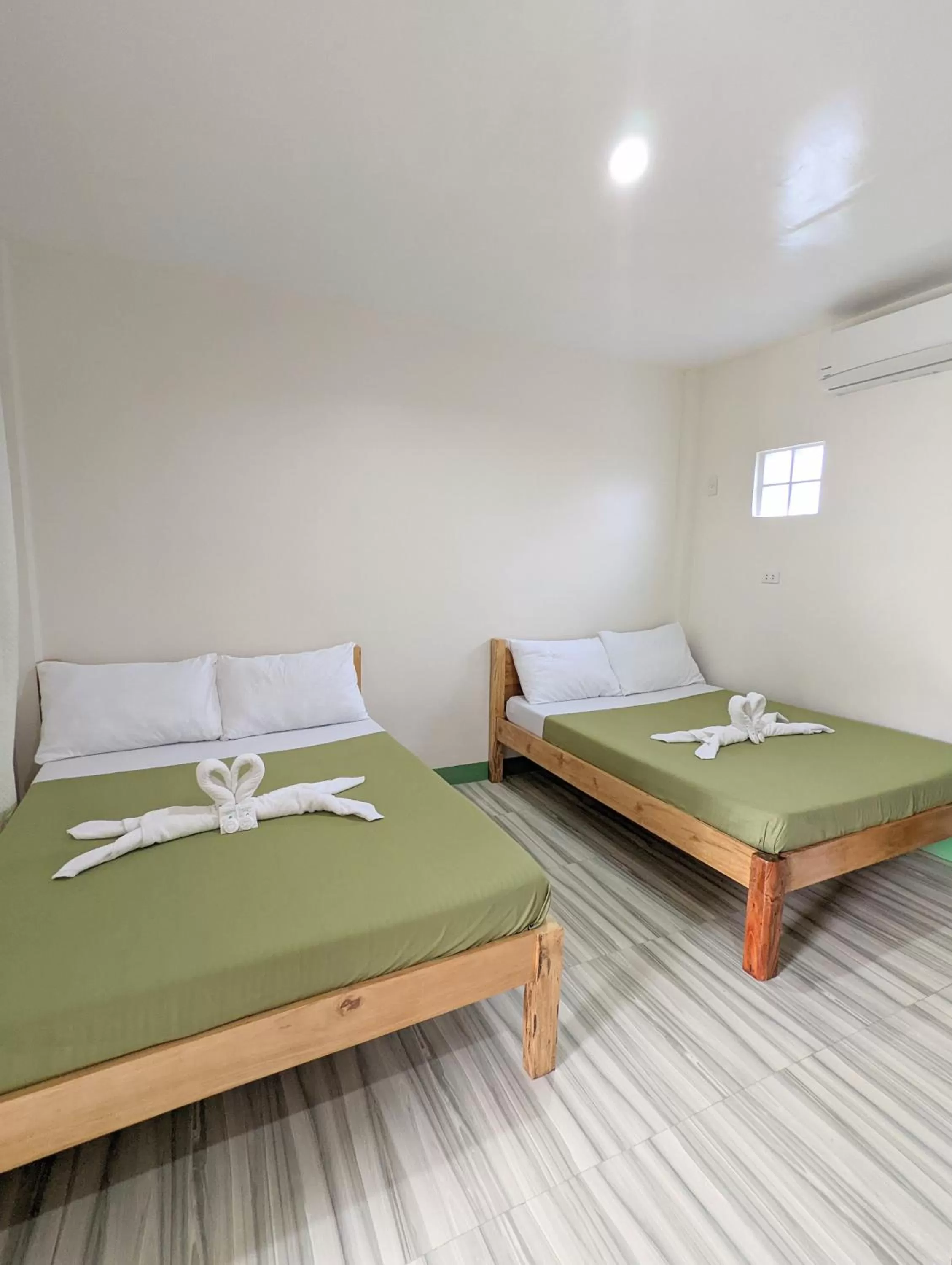 Bed in Charlina Inn Panglao