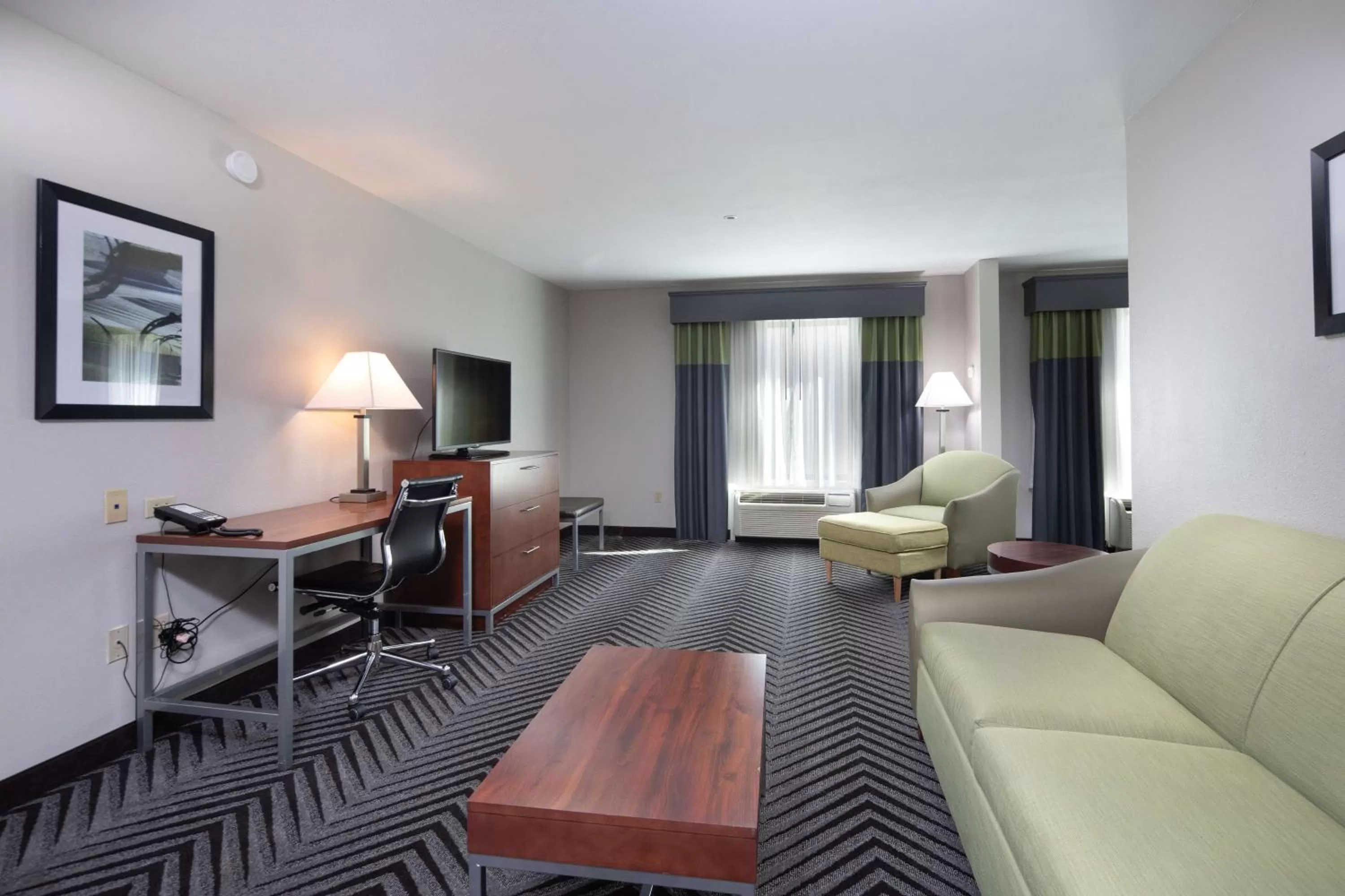 Photo of the whole room in Best Western Inn & Suites San Mateo - San Francisco Airport