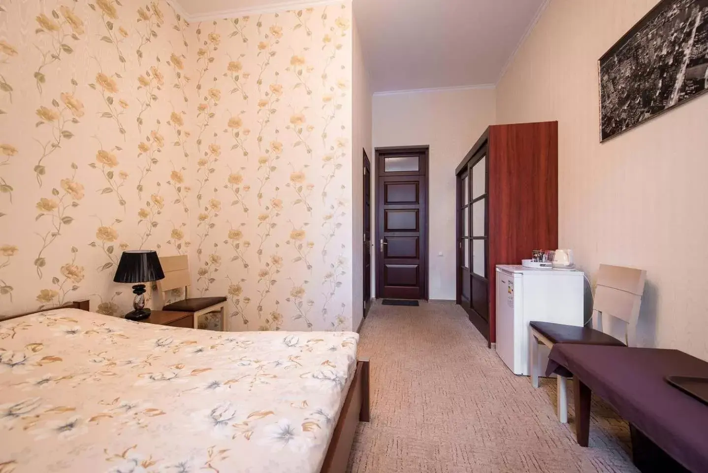 Budget Double Room in Apart-Hotel next to Deribasivska Budget Double Room in Apart-Hotel next to Deribasivska