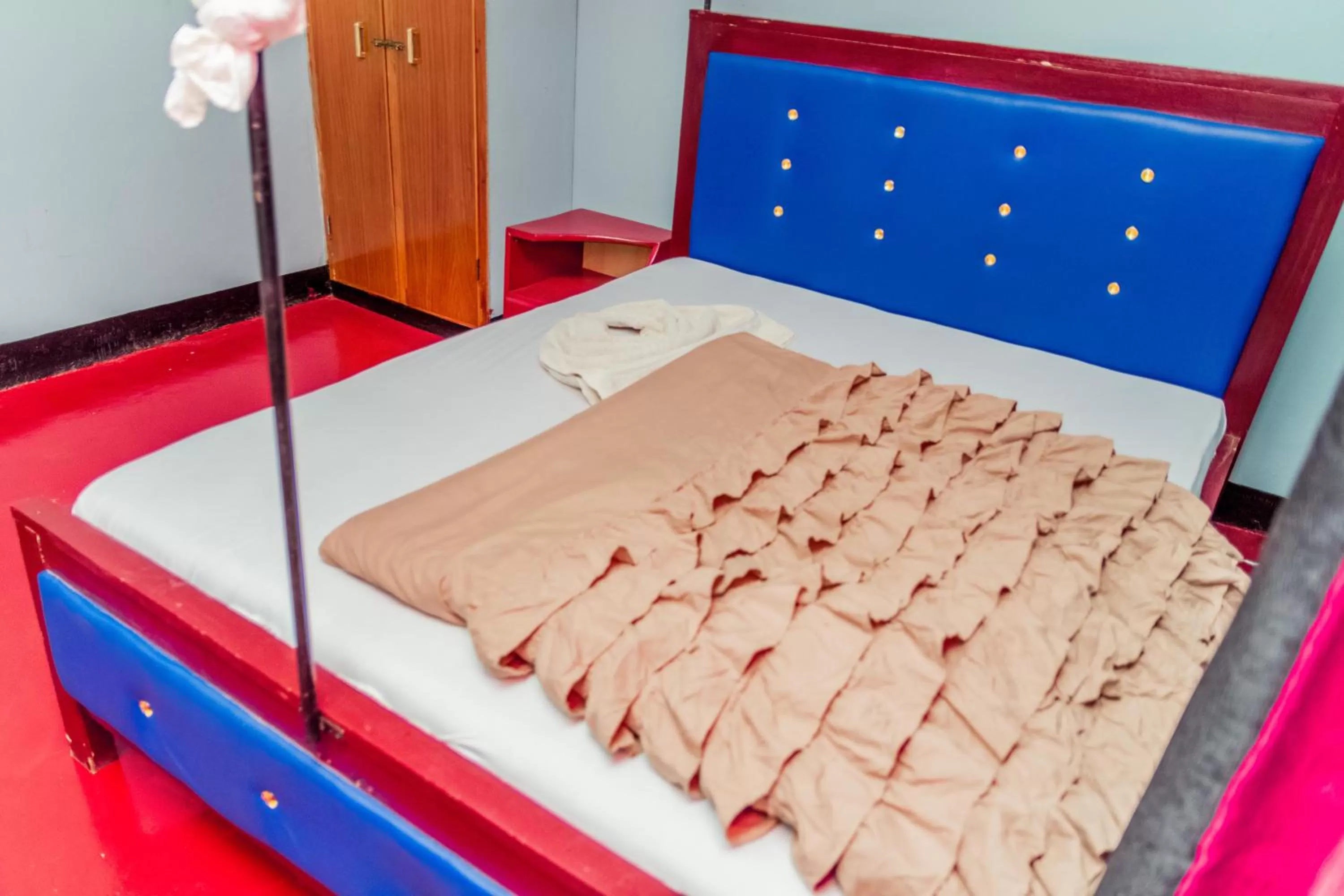 Bedroom, Bed in Royal Wonders Hotel