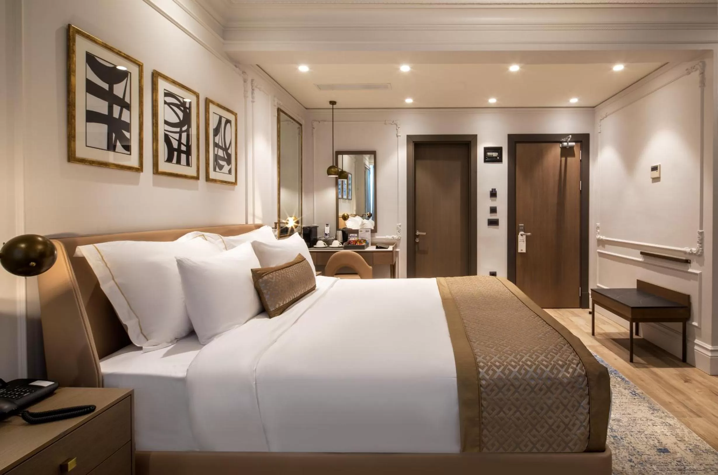 Photo of the whole room, Bed in Mula Hotel