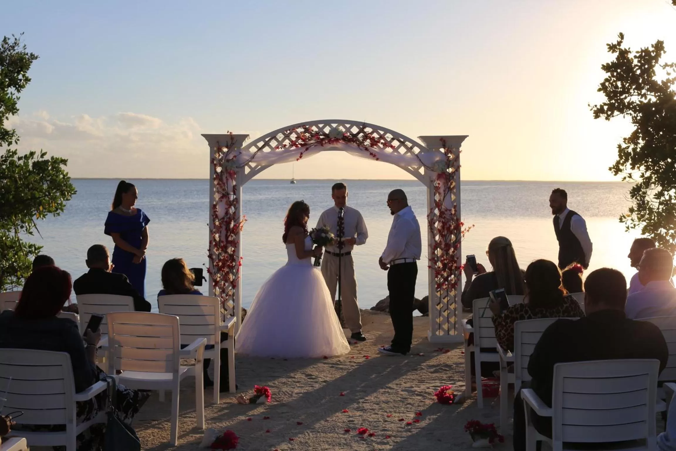Sunset in Gilbert's Resort & Marina