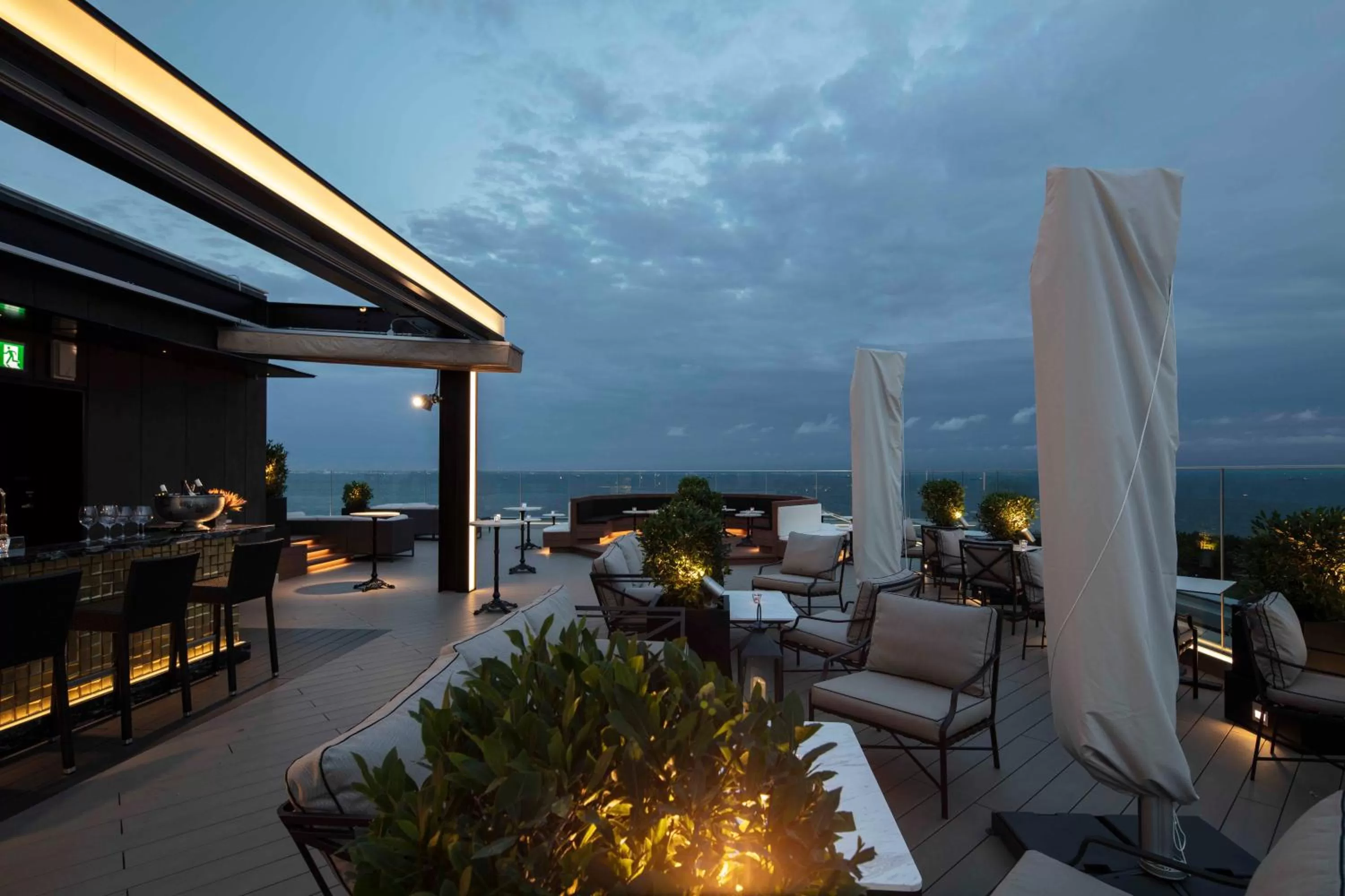 Lounge or bar in Hyatt Regency Tokyo Bay