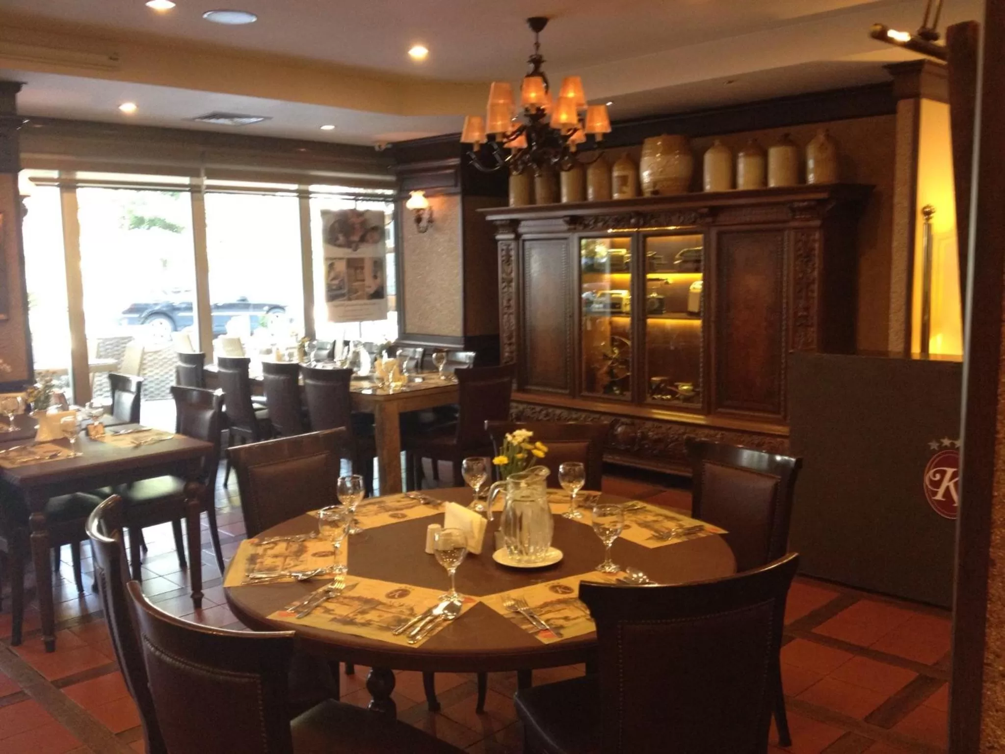 Restaurant/places to eat in Karaca Hotel