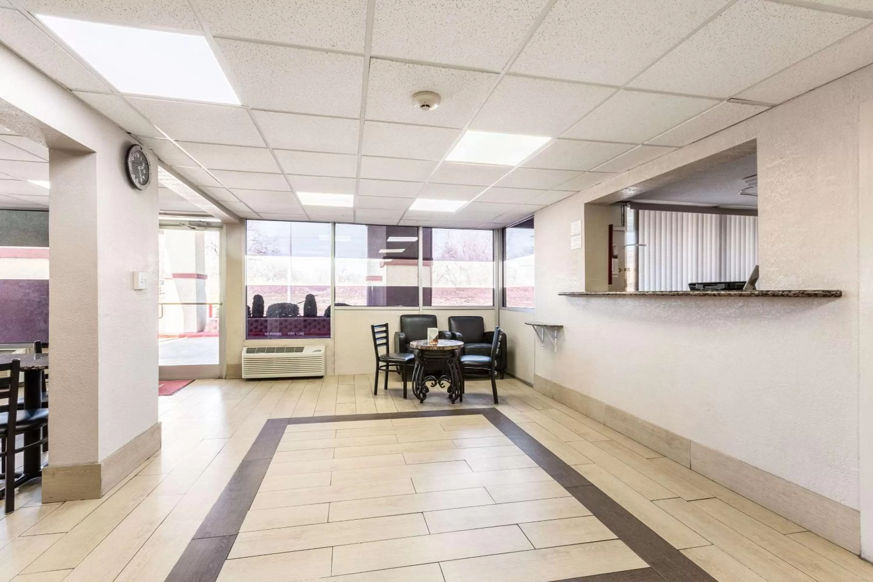 Lobby or reception in Econo Lodge Inn & Suites Near Bricktown