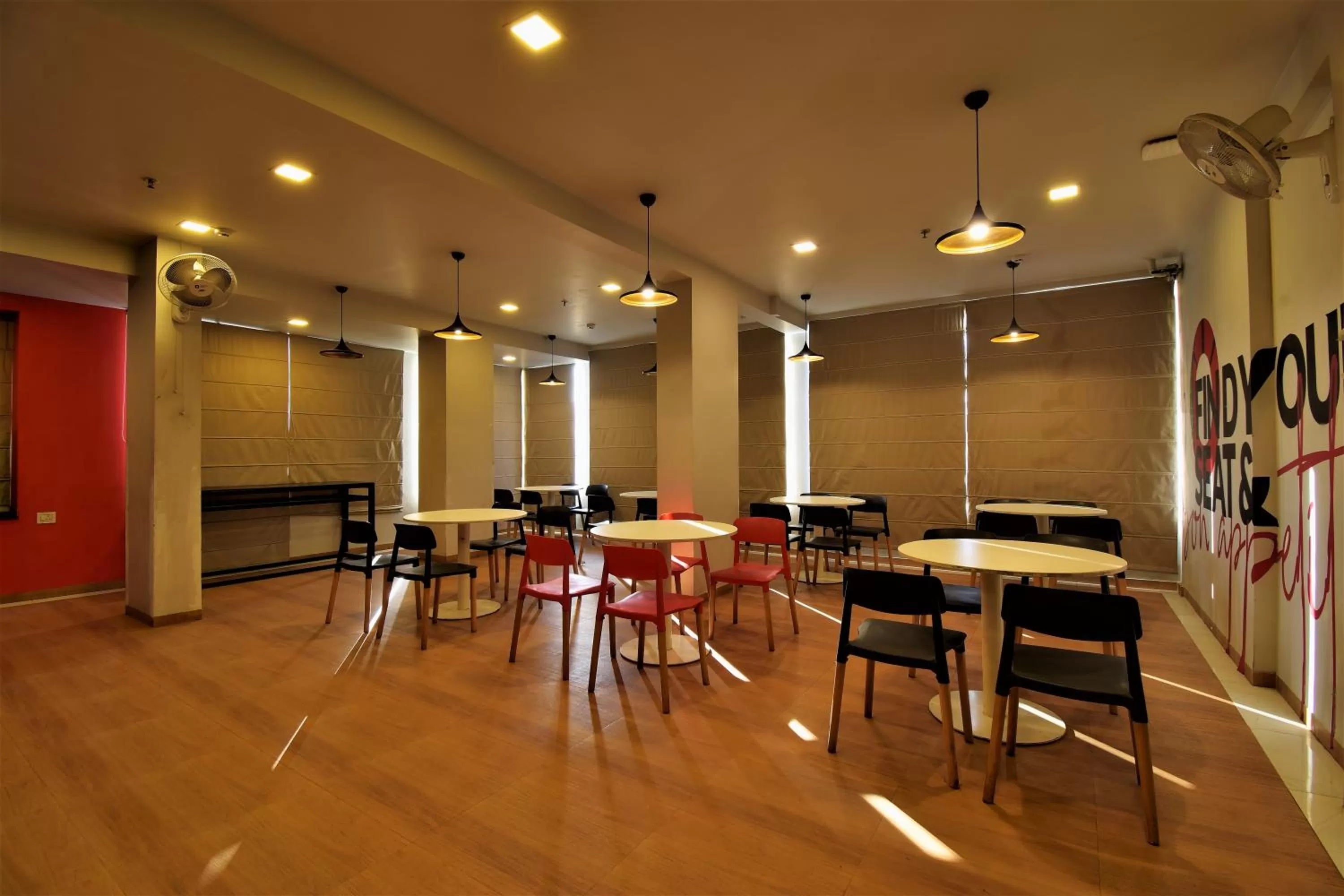 Restaurant/Places to Eat in Manomay Homes