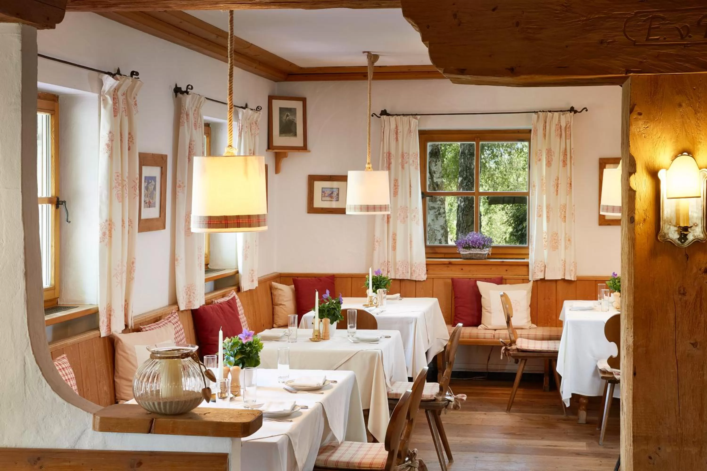 Restaurant/places to eat in Landsitz Römerhof - Hotel Apartments