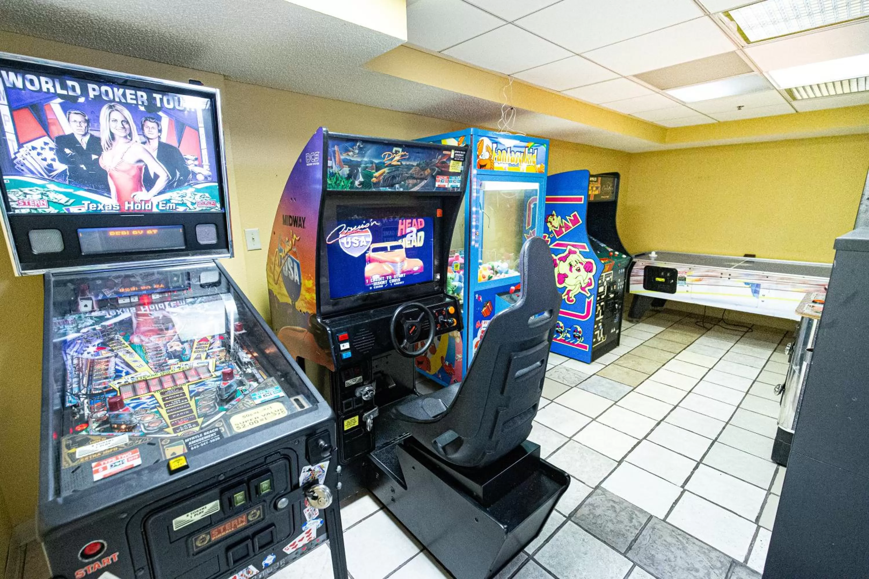 Game Room, Casino in Beach Vacation Condos South