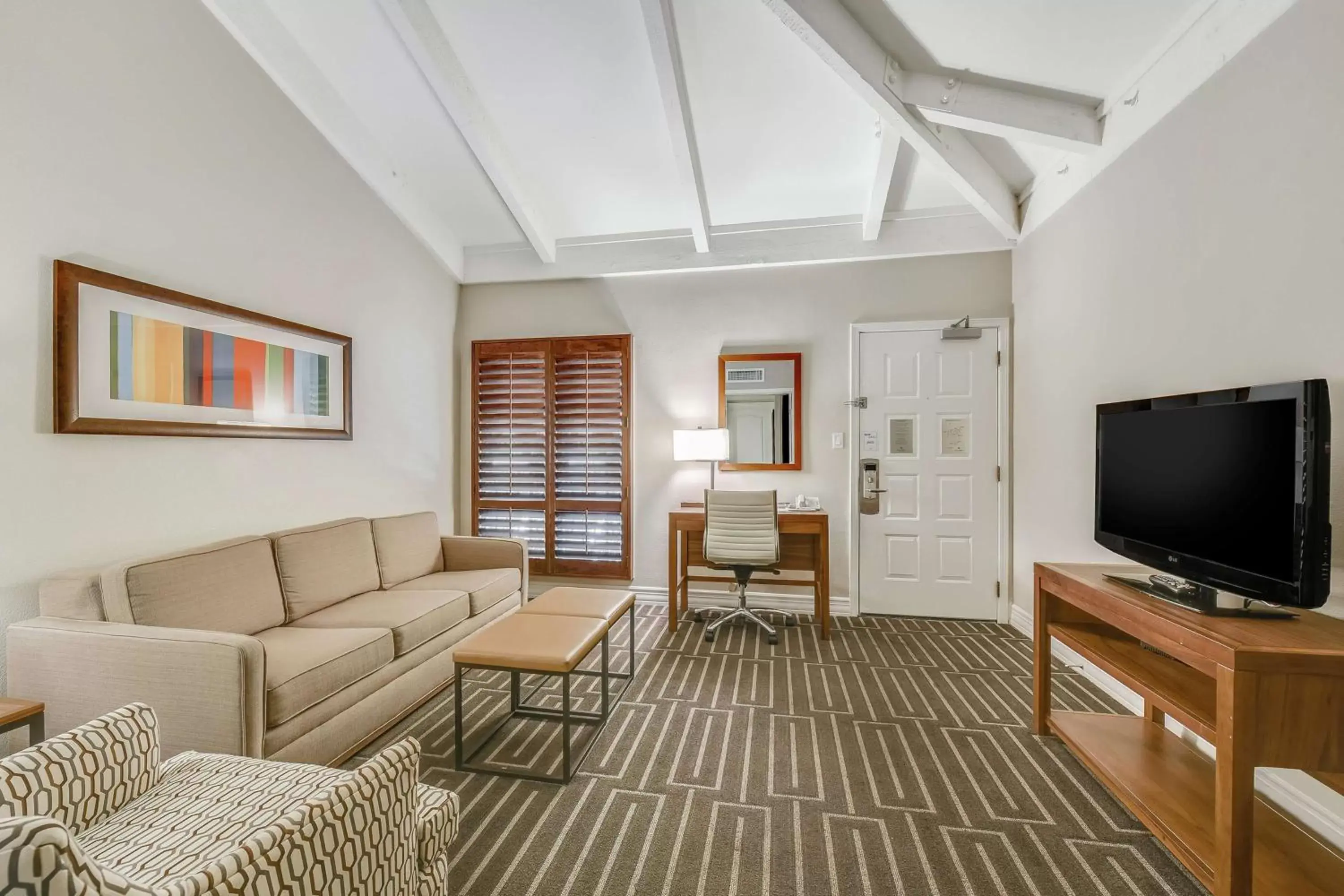 One-Bedroom Queen Suite with Two Queen Beds in Hilton Phoenix Tapatio Cliffs Resort One-Bedroom Queen Suite with Two Queen Beds in Hilton Phoenix Tapatio Cliffs Resort