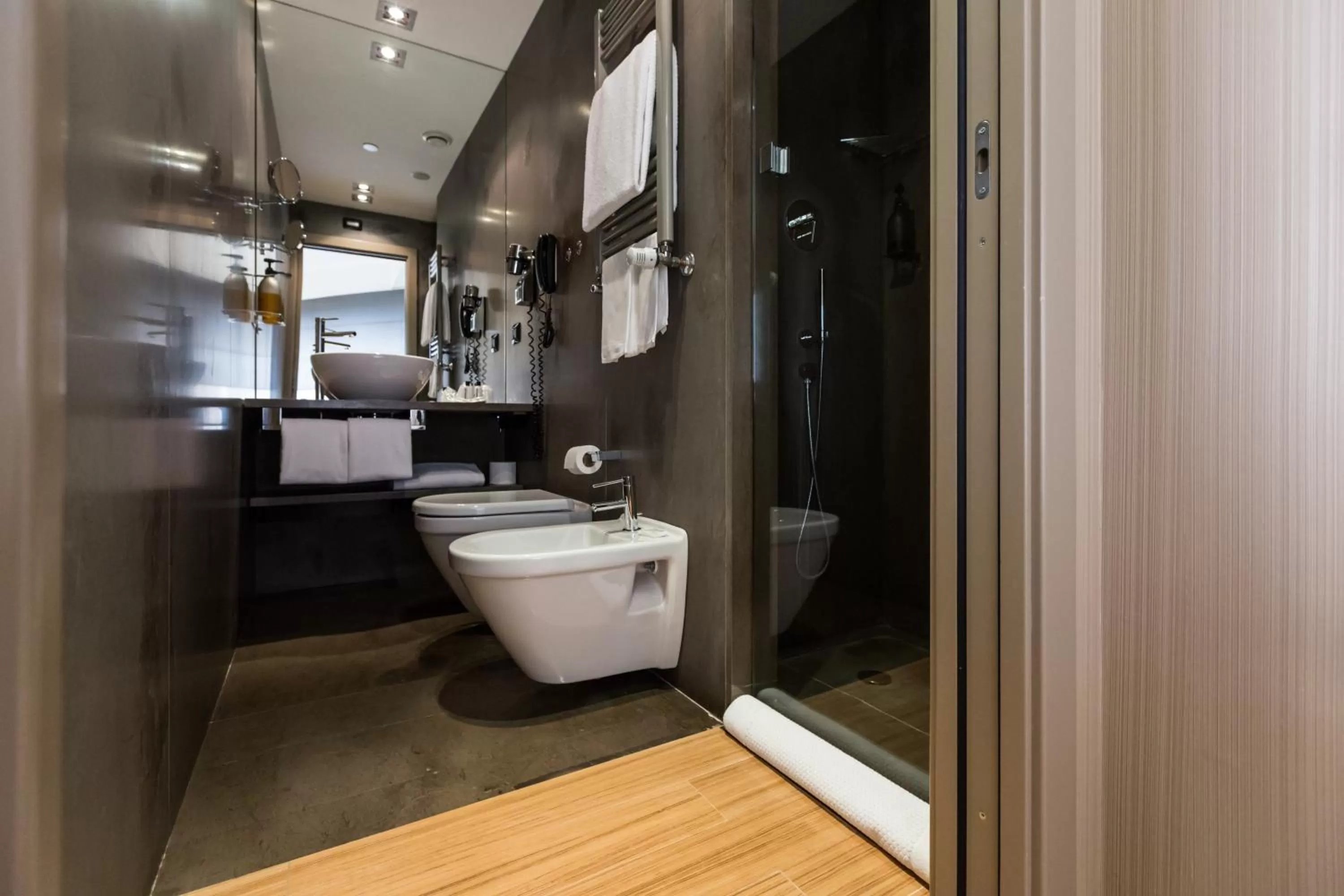 Bathroom in Best Western Plus The Hub Hotel