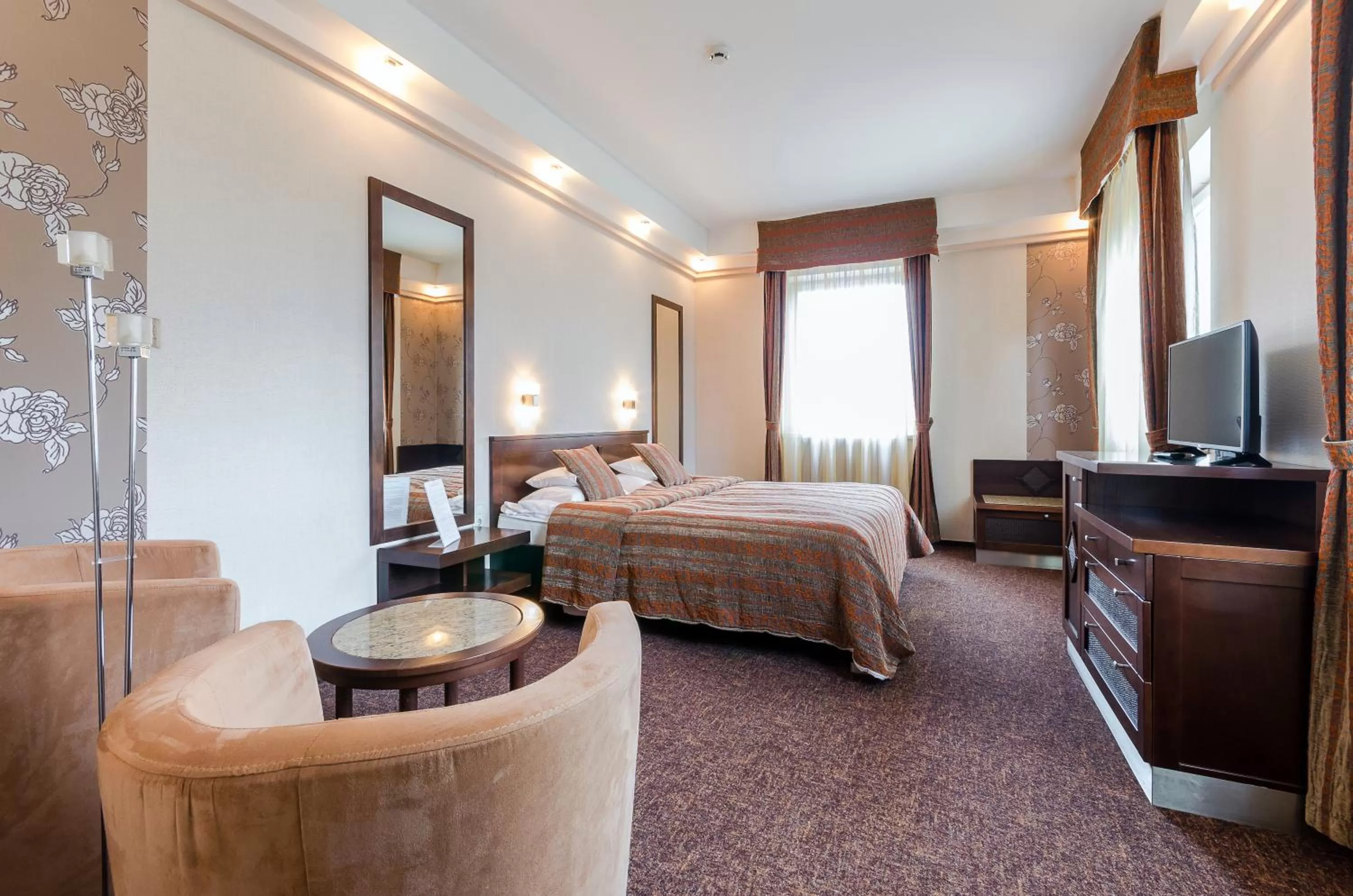 Bedroom, Bed in Hunguest Hotel Apollo