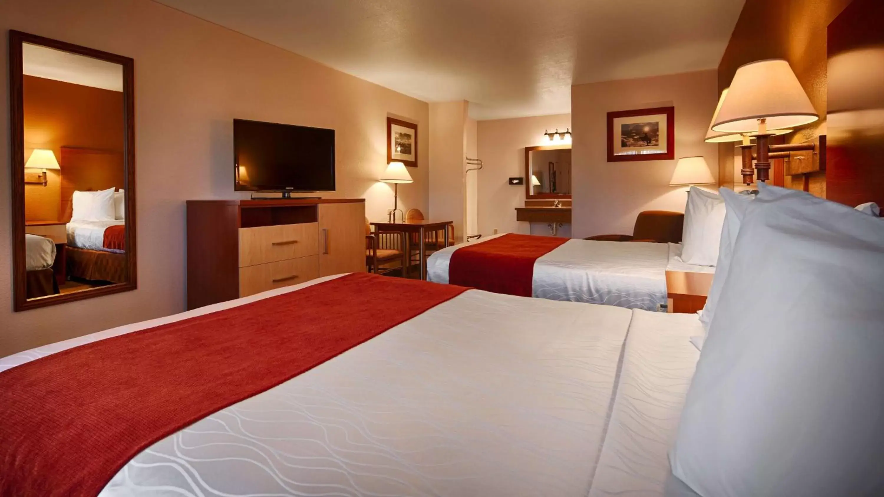 Queen Room with Two Queen Beds - Non-Smoking in Best Western Discovery Inn Queen Room with Two Queen Beds - Non-Smoking in Best Western Discovery Inn