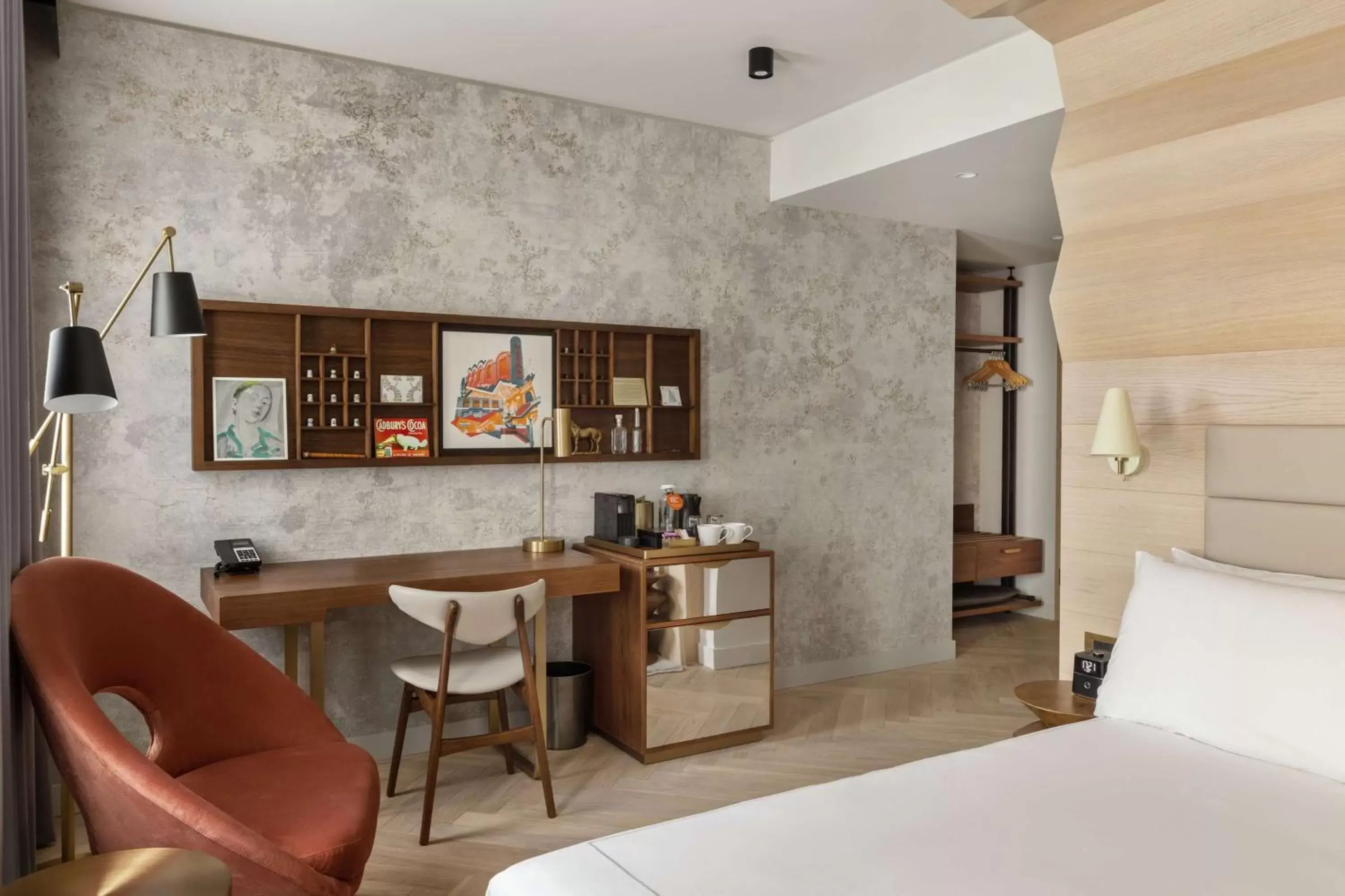 Queen Room - Mobility Access in Canopy by Hilton London City Queen Room - Mobility Access in Canopy by Hilton London City