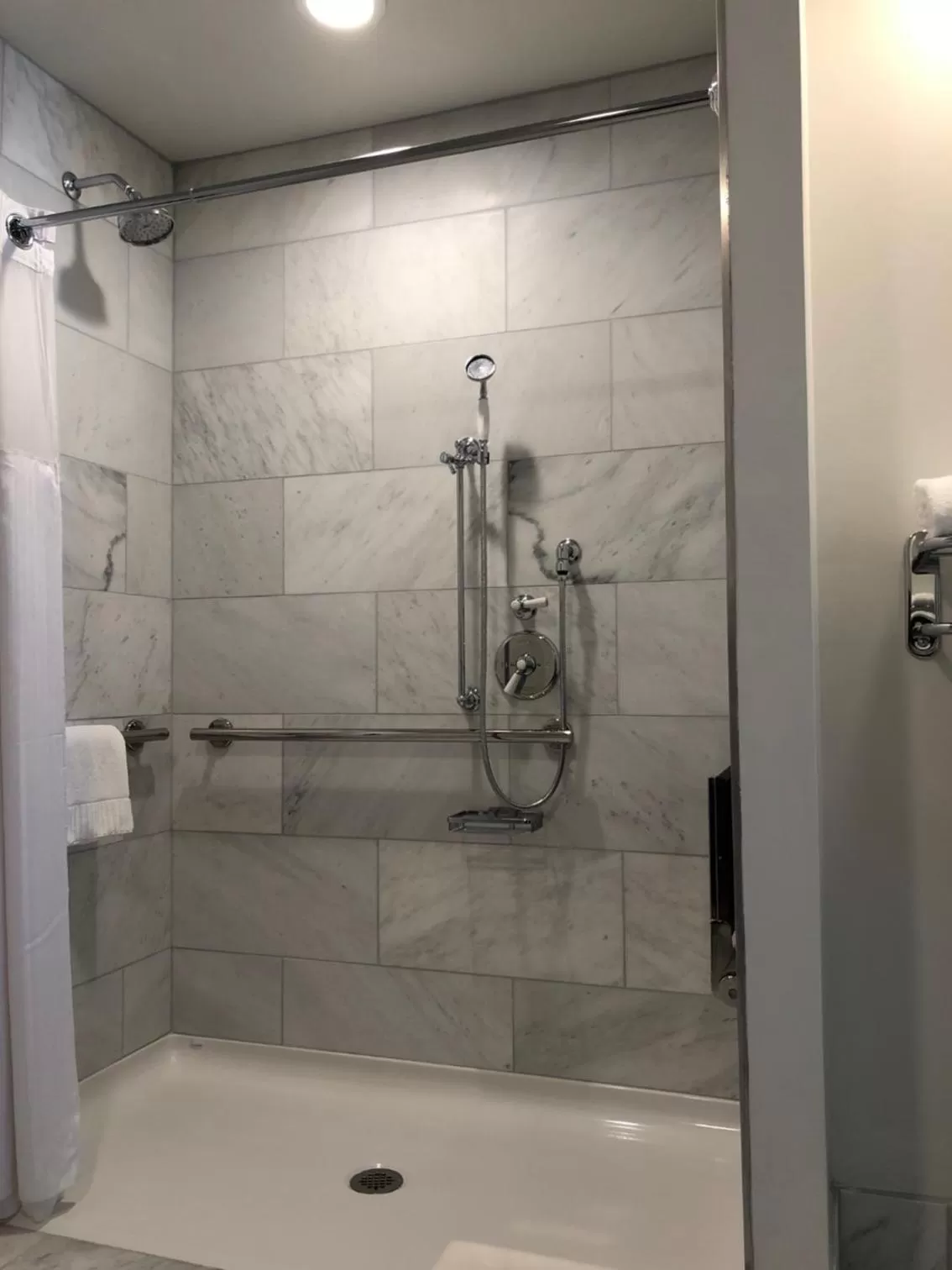 Bathroom in Hotel Triton