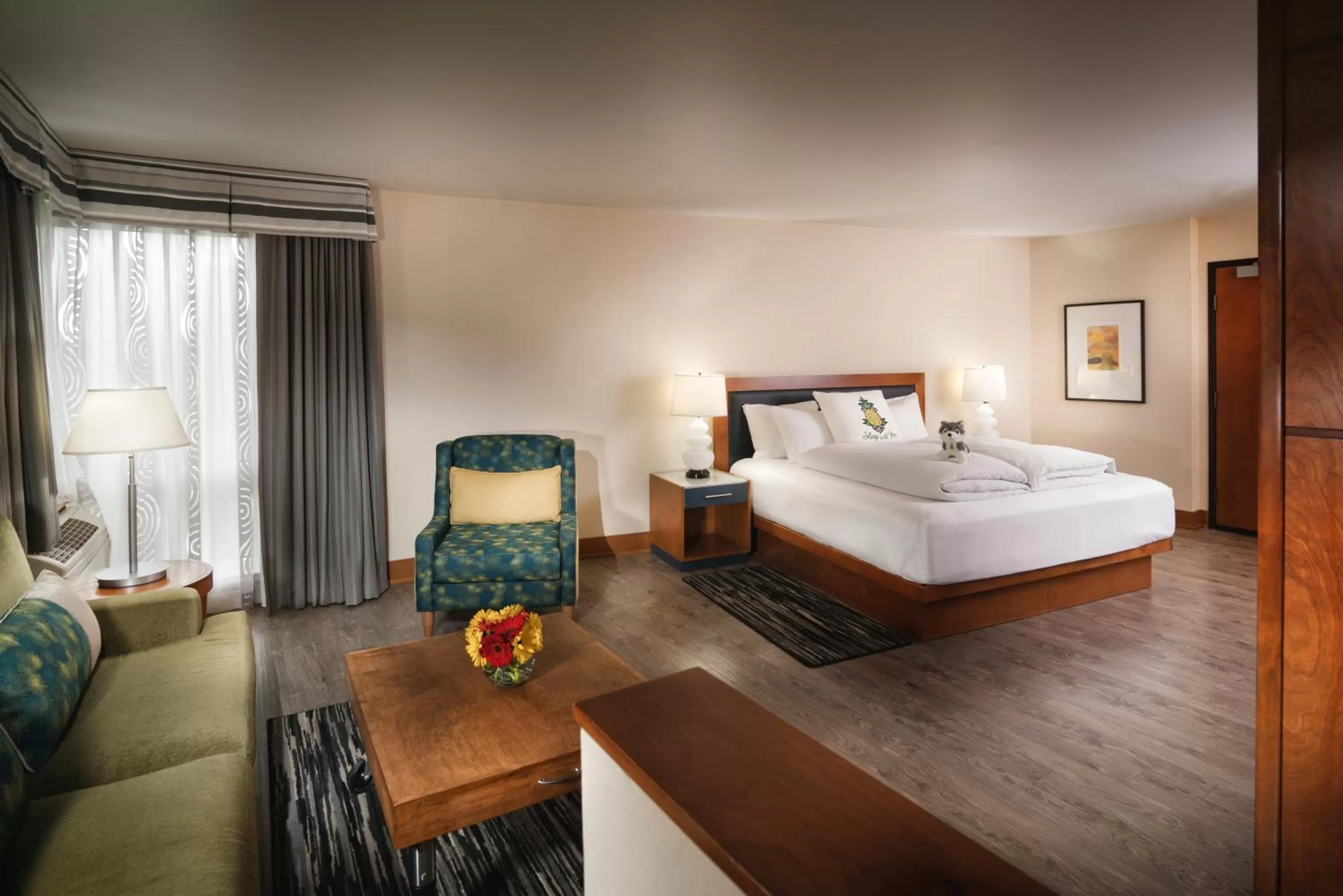 Photo of the whole room, Bed in Staypineapple, Watertown Hotel, University District Seattle