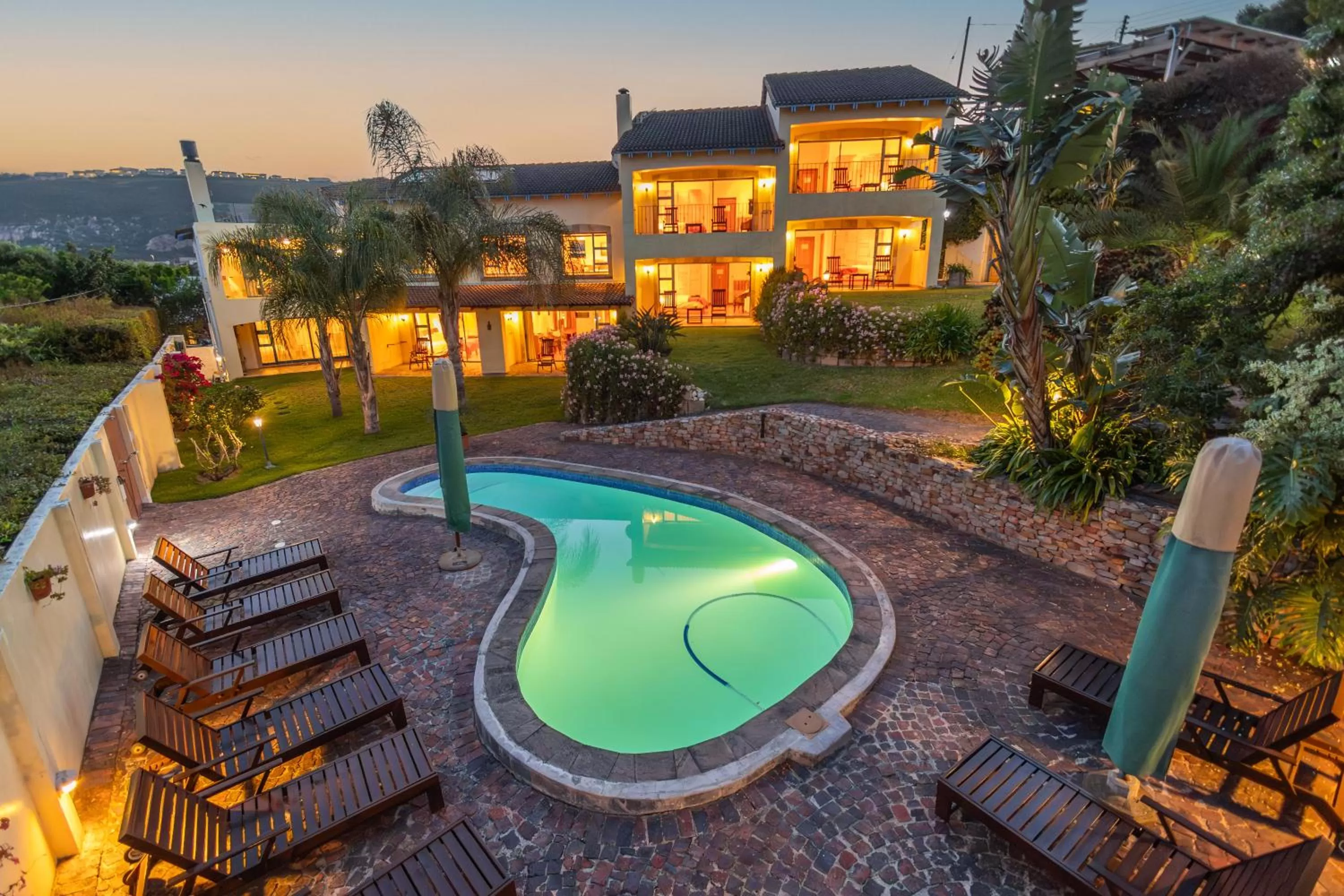 Night, Pool View in Gästehaus Pinkepank