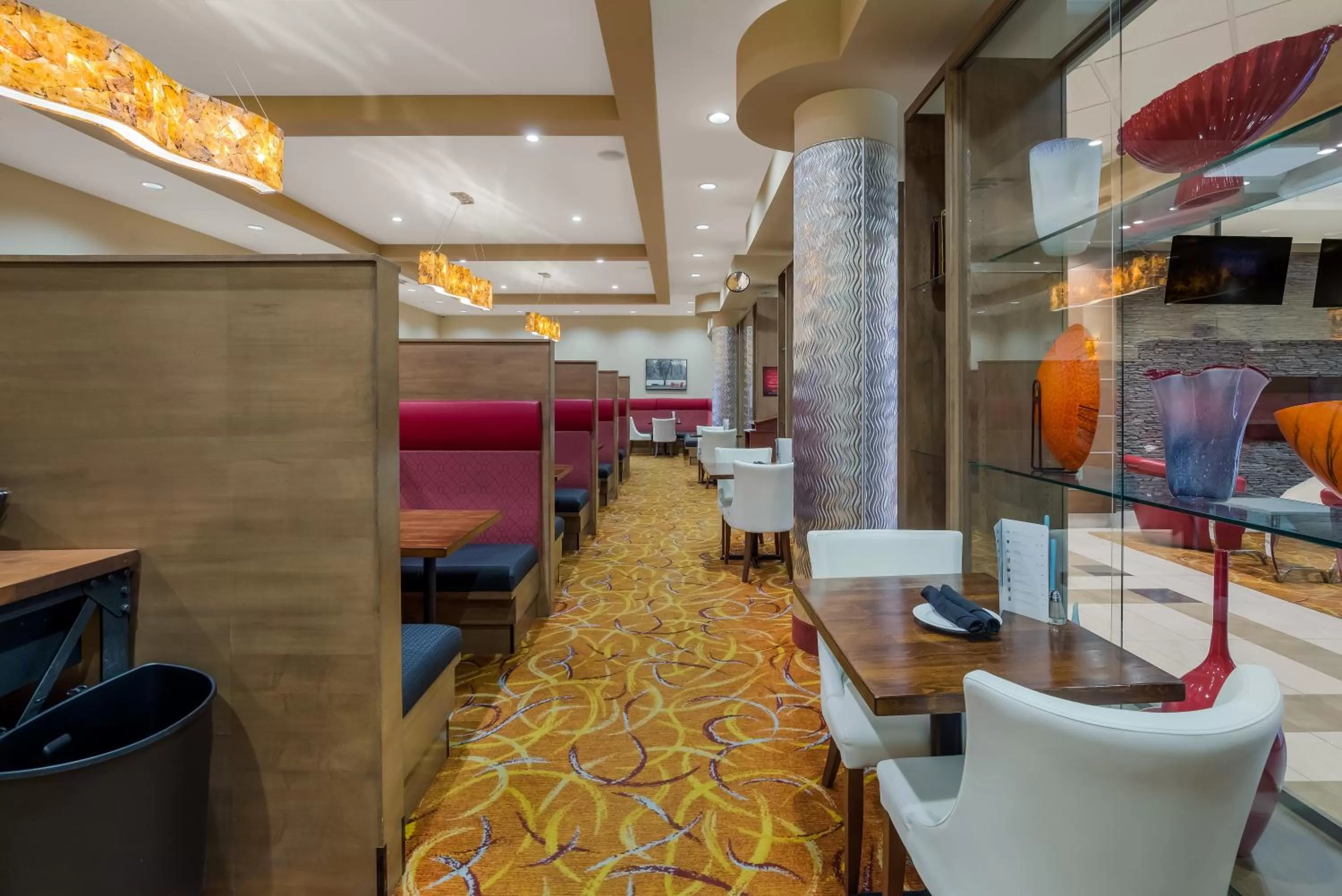 Restaurant/places to eat in Hotel 11, MOD A Sonesta Collection