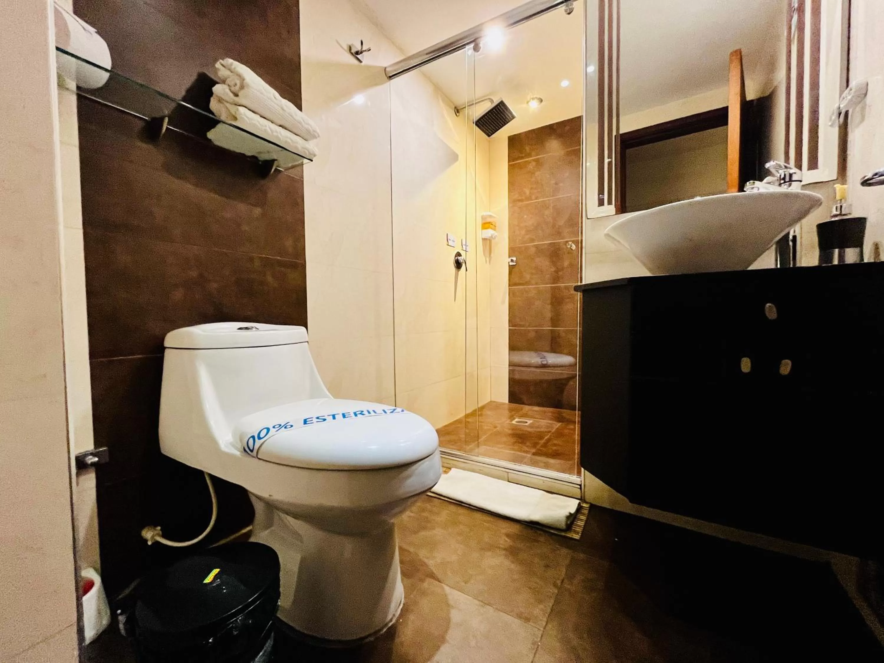 Bathroom in Hotel Santa Cruz Bogotá