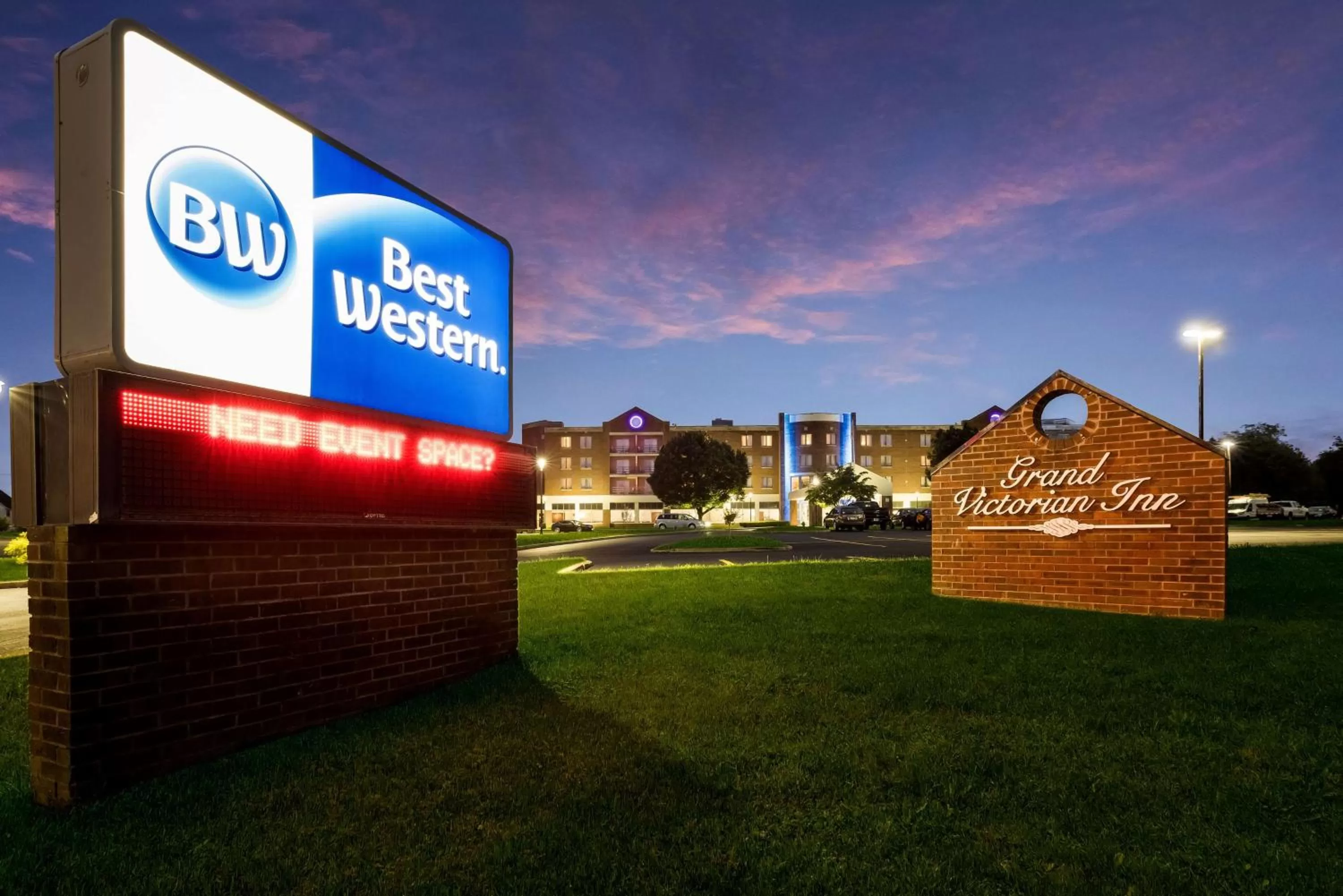 Property building in Best Western Grand Victorian Inn