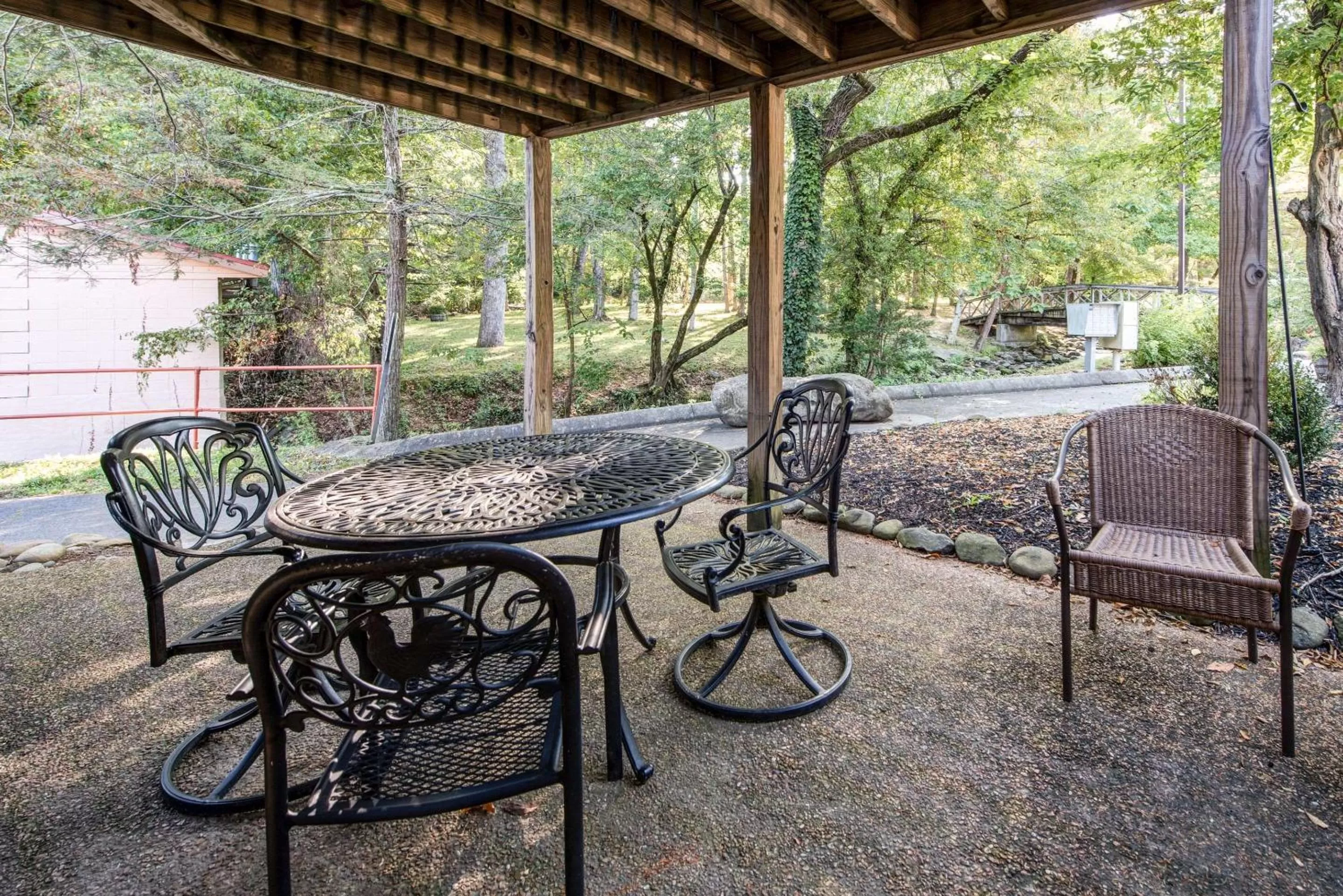 Bedroom in Quality Inn Creekside - Downtown Gatlinburg