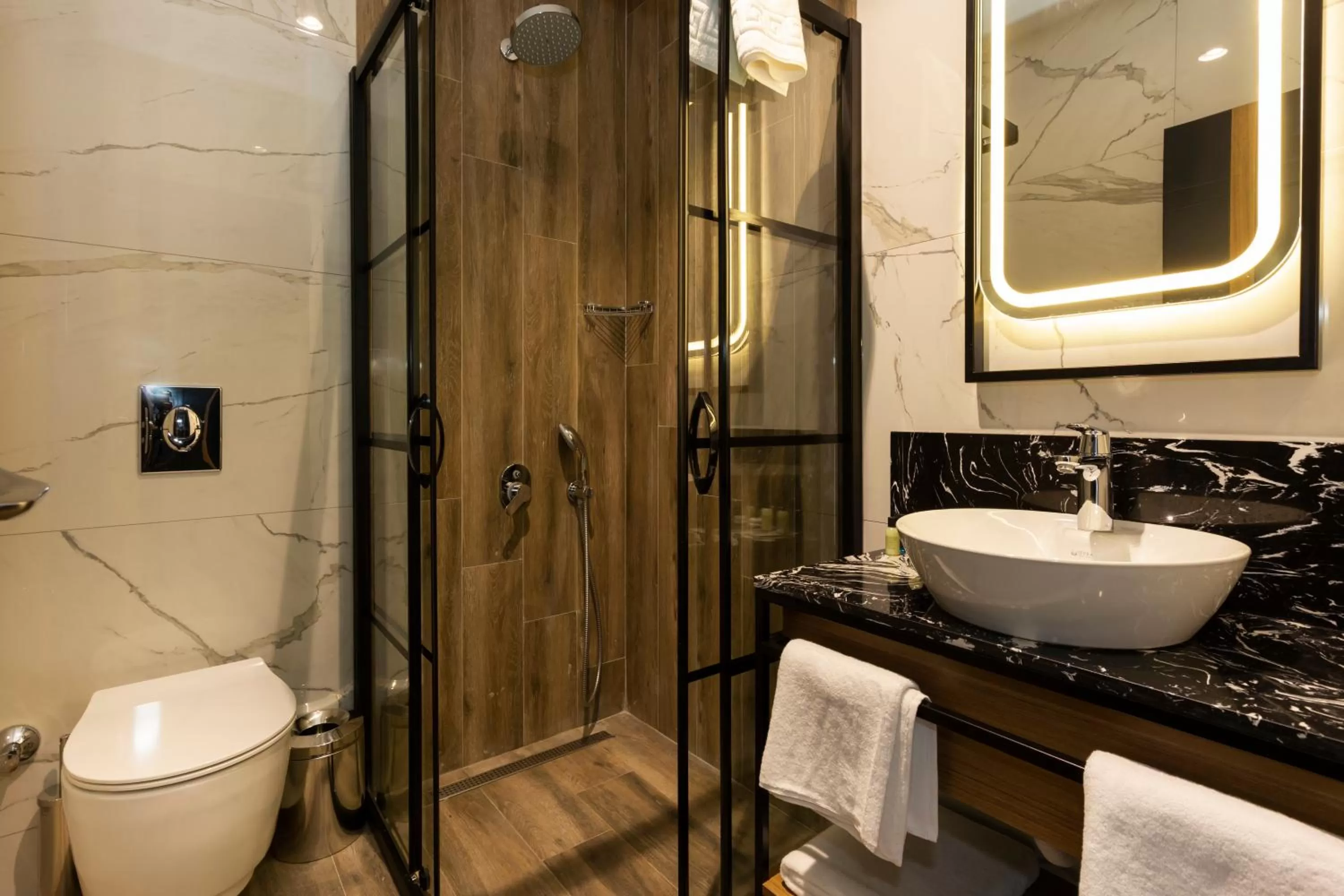 Shower in Nox Suite Rezidans