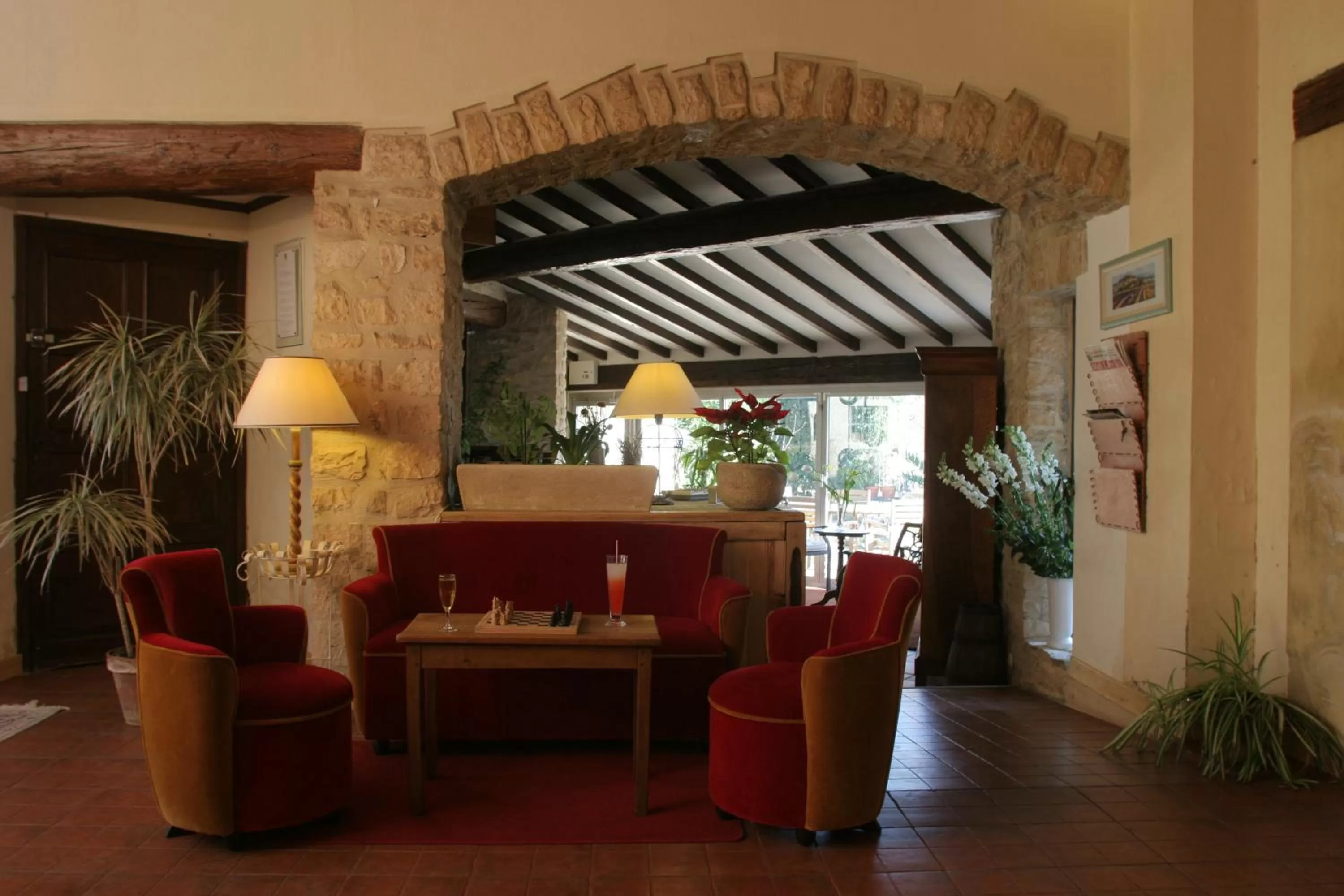 Lounge or bar in Logis Auberge De Tavel