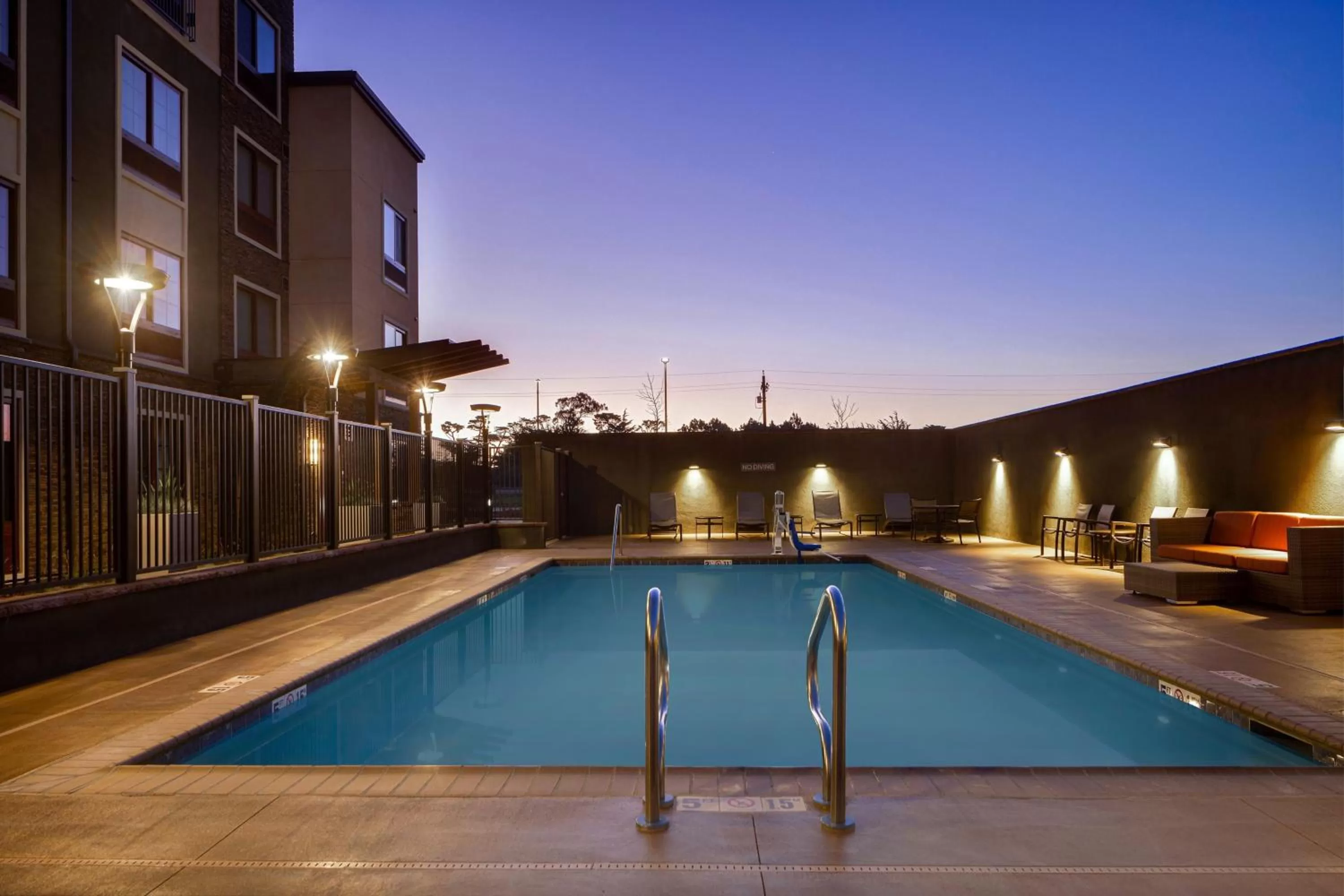 Swimming pool in TownePlace Suites by Marriott San Luis Obispo