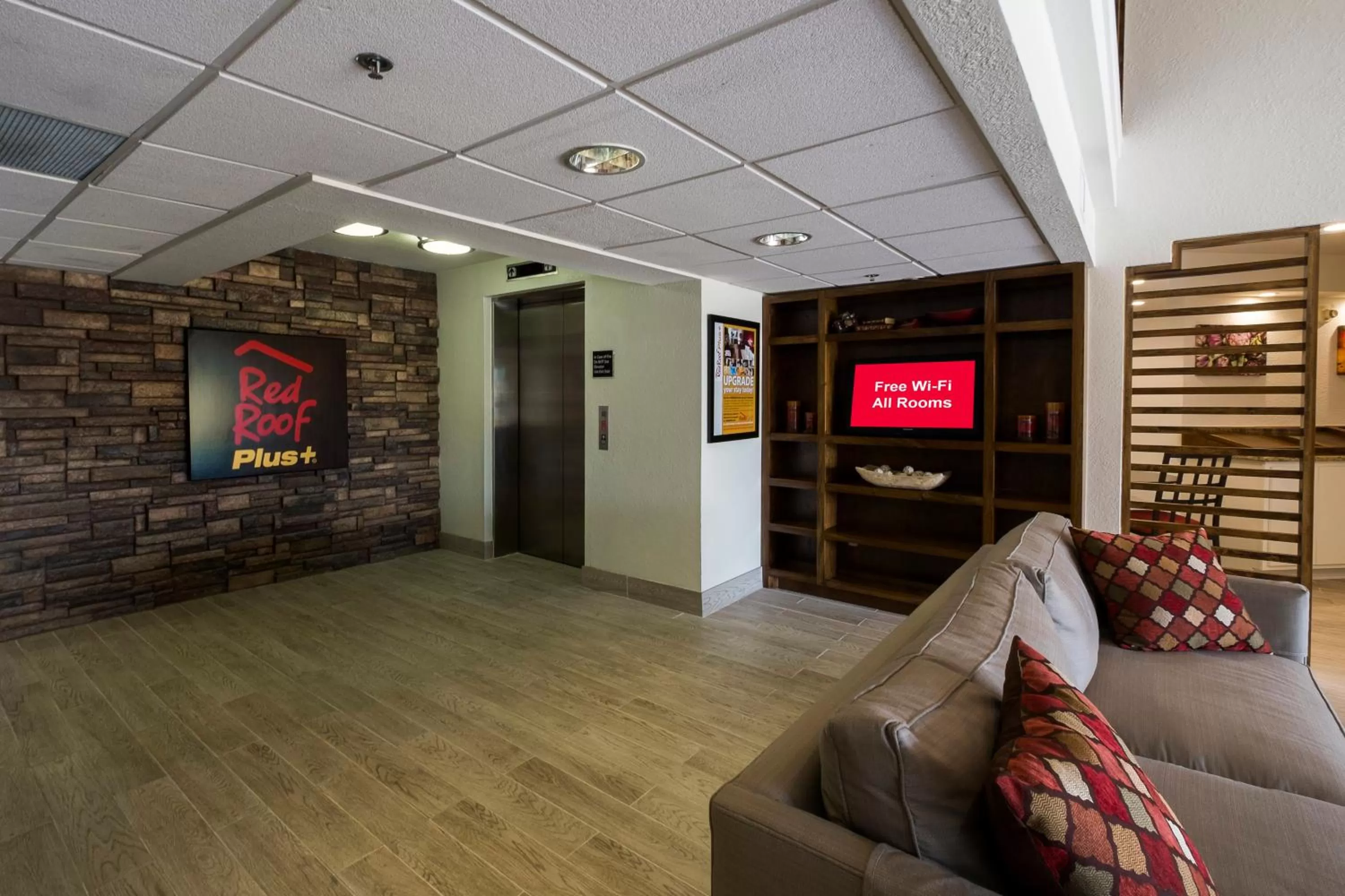 Lobby or reception in Red Roof Inn PLUS+ Houston - Energy Corridor